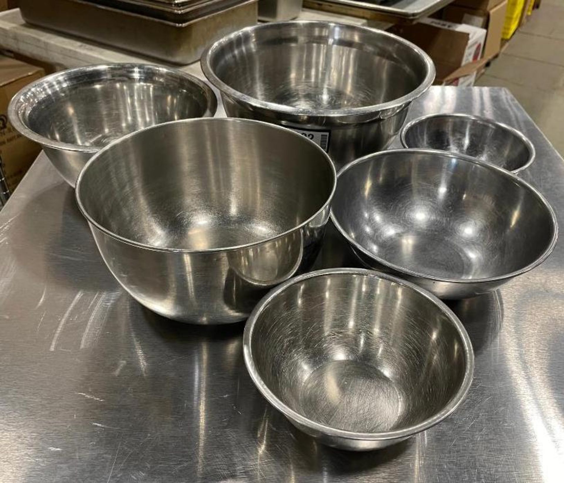 (5) ASSORTED SIZE STAINLESS STEEL MIXING BOWLS
