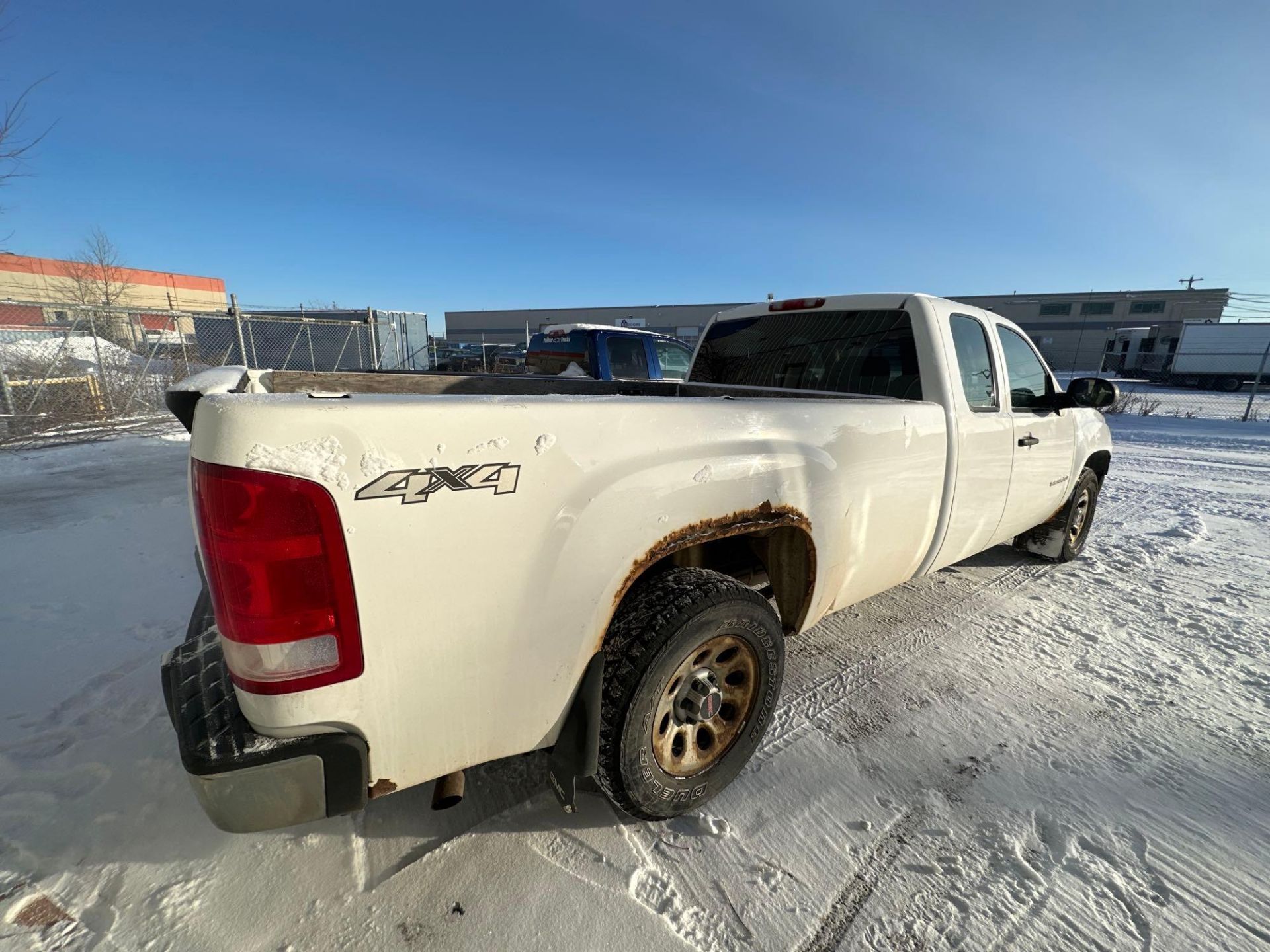 2008 GMC Sierra Extended Cab Gasoline Pickup Truck VIN #: 1GTEK19J38E134114 - Image 3 of 11