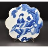 A CHINESE BLUE AND WHITE PORCELAIN OCTAGONAL LOBED PLAQUE, QING DYNASTY, 2ND HALF 19TH CENTURY