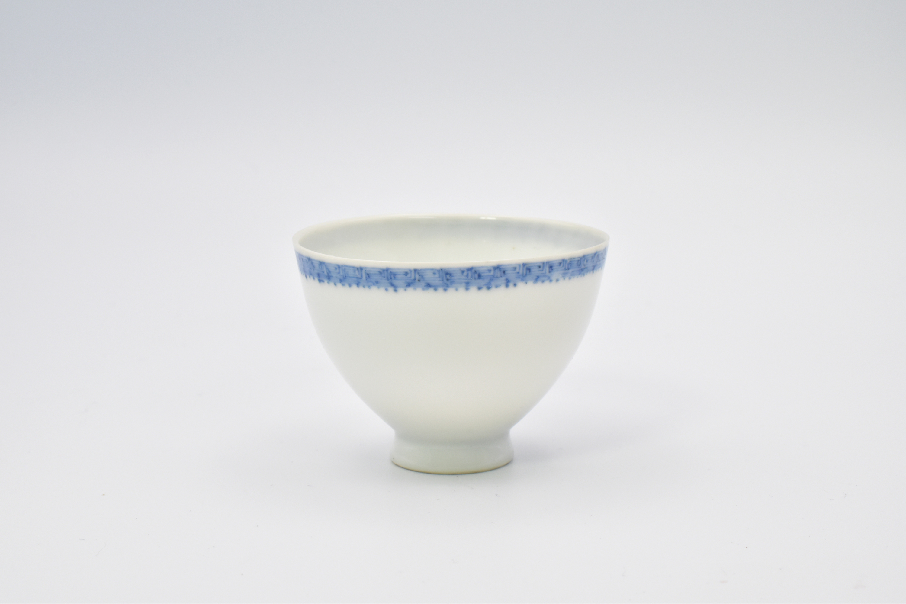 A CHINESE BLUE AND WHITE PORCELAIN ‘EGGSHELL’ WINE CUP, QING DYNASTY, KANGXI PERIOD, 1662 – 1722