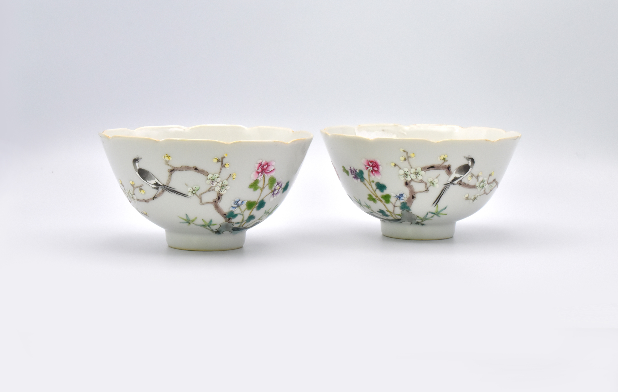 Ω A PAIR OF CHINESE 'FAMILLE-ROSE' PORCELAIN FLOWER & MAGPIE BOWLS, GUANGXU MARKS & PERIOD 1875–1908