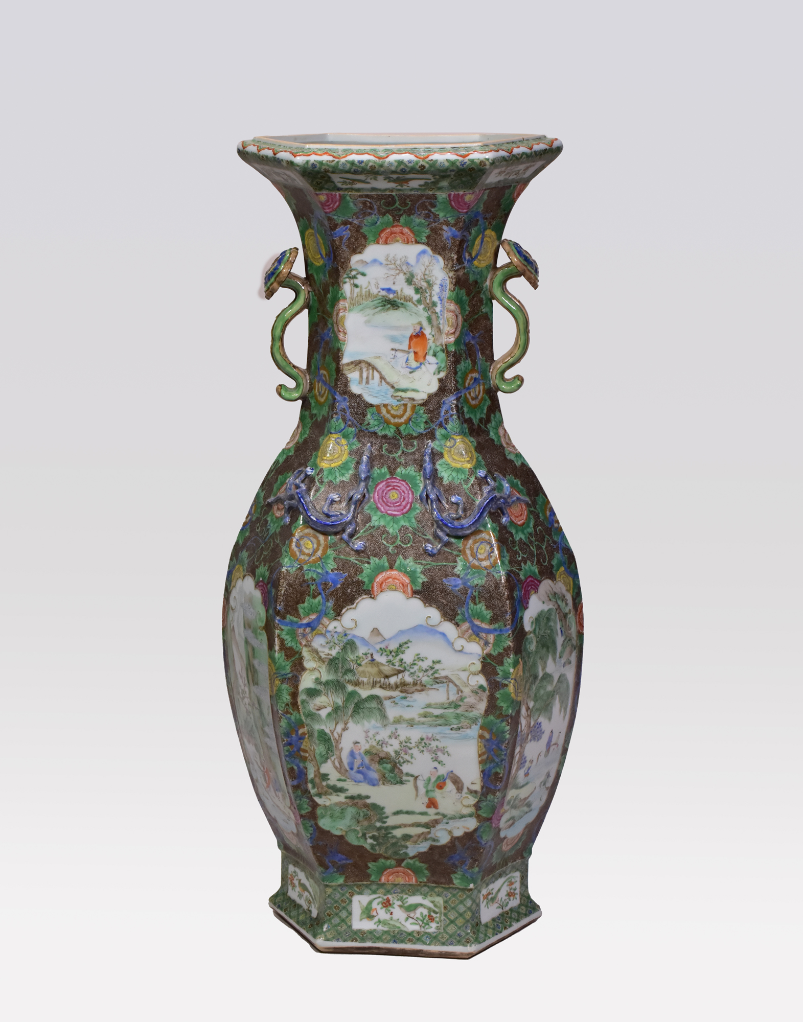 A LARGE CHINESE ‘FAMILLE-ROSE’ PORCELAIN HEXAGONAL VASE, QING DYNASTY, 19TH CENTURY