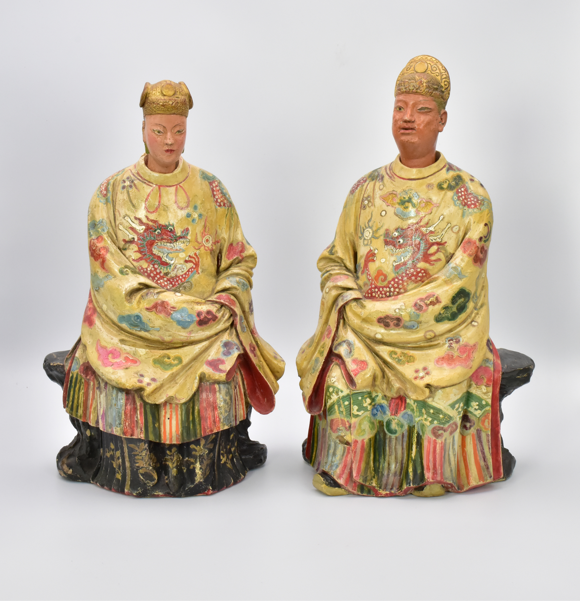 A PAIR OF CHINESE EXPORT NODDING-HEAD CLAY FIGURES, QING DYNASTY, QIANLONG PERIOD, 1736 – 1795