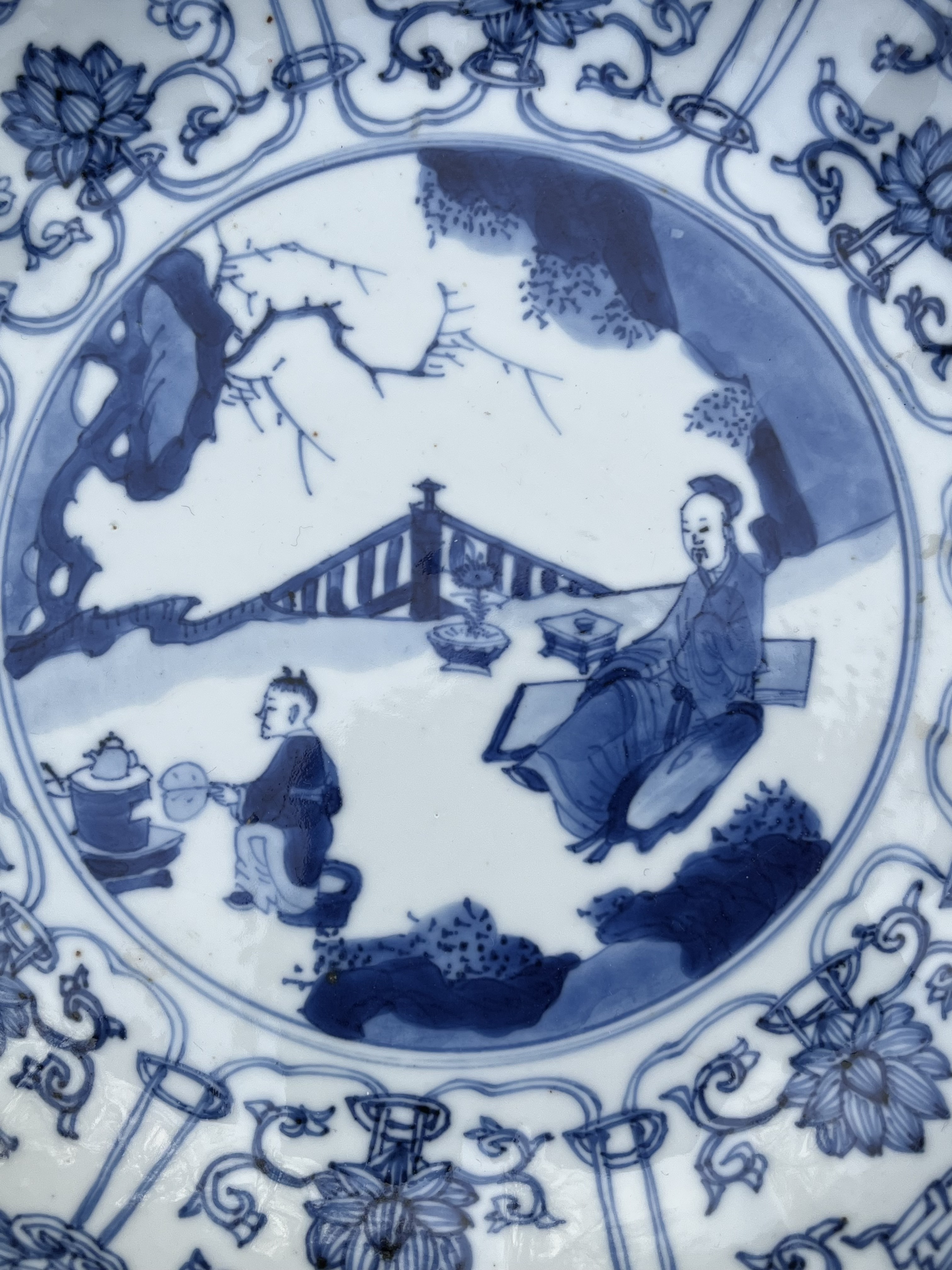A CHINESE BLUE AND WHITE PORCELAIN SAUCER DISH, QING DYNASTY, KANGXI MARK AND PERIOD, 1662 – 1722 - Image 6 of 6