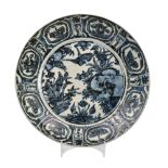 A CHINESE ‘SWATOW’ BLUE AND WHITE PORCELAIN CHARGER, MING DYNASTY, 17TH CENTURY