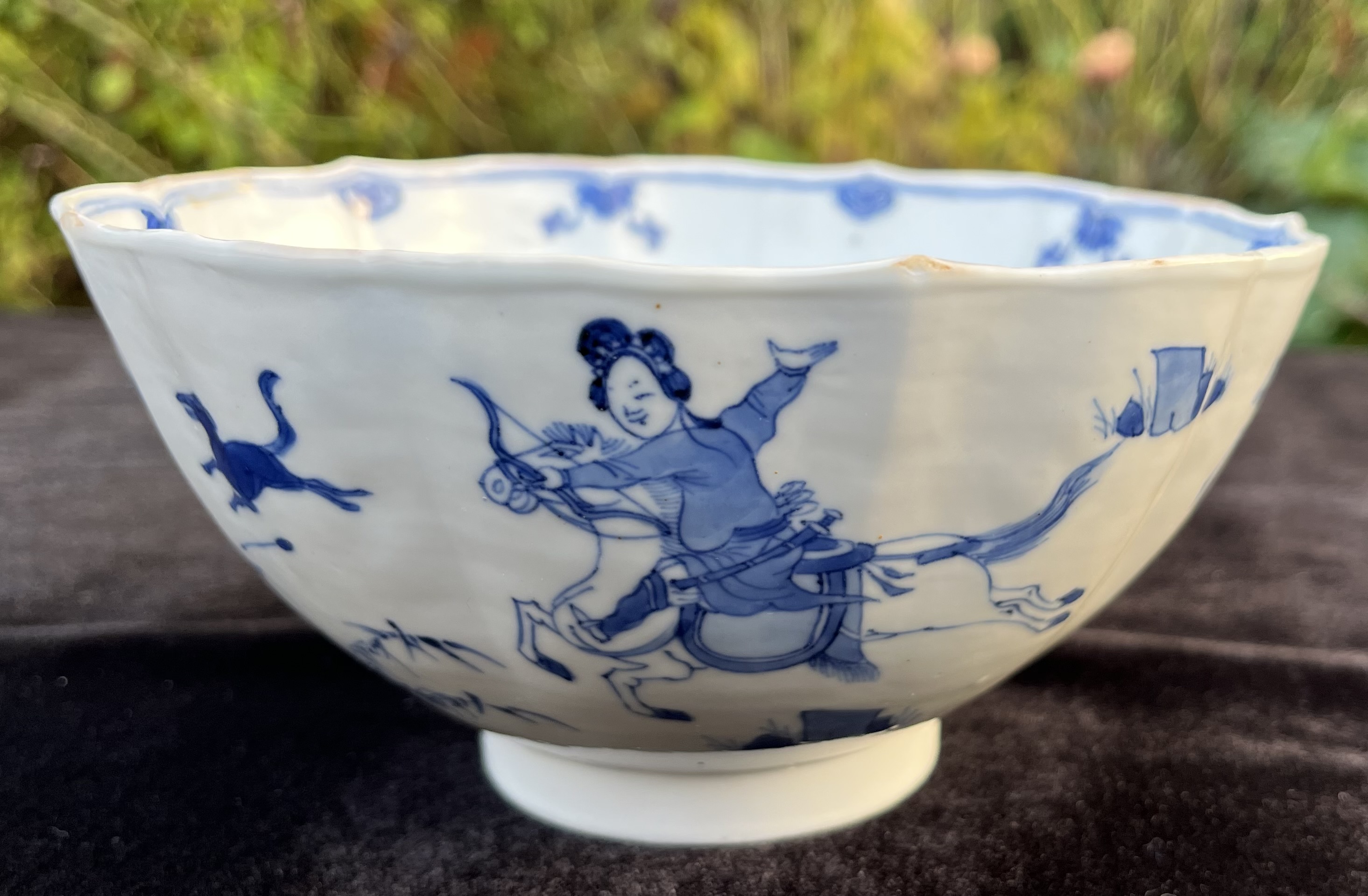 A CHINESE BLUE AND WHITE PORCELAIN BOWL, QING DYNASTY, KANGXI PERIOD, 1662 – 1722 - Image 8 of 12