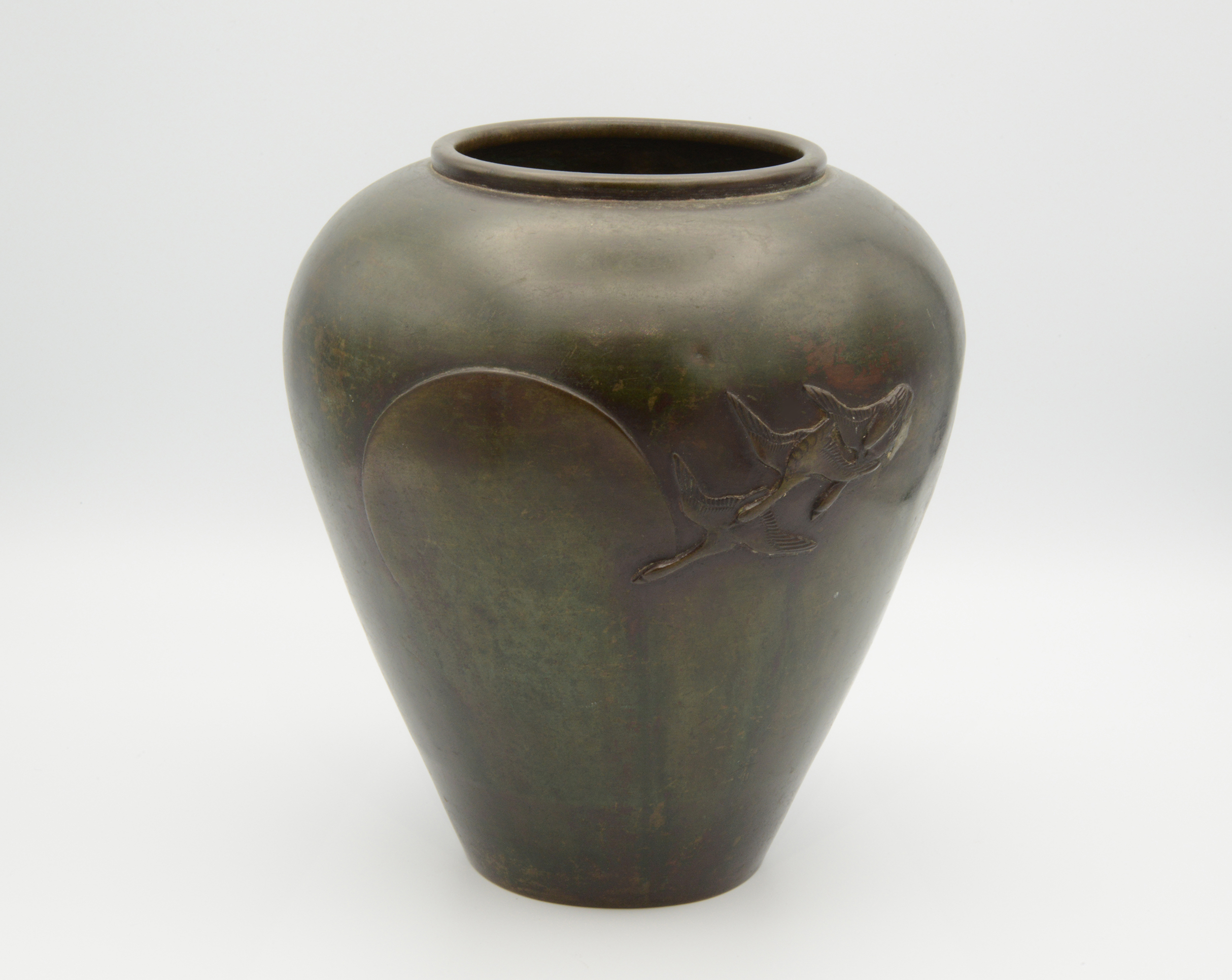 A JAPANESE BRONZE VASE WITH GEESE, MEIJI PERIOD, 1868 – 1912
