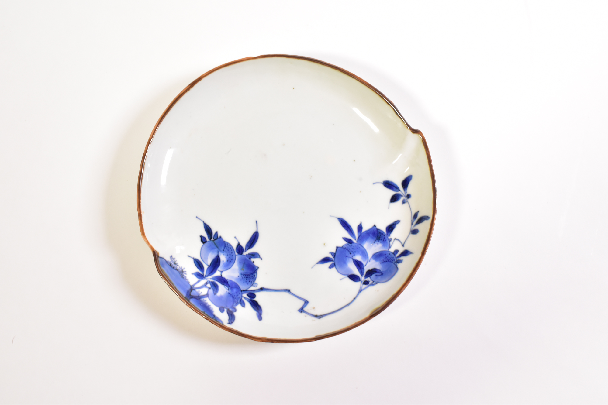 A CHINESE BLUE AND WHITE 'PEACH' DISH, TIANQI PERIOD, 1621 - 1627