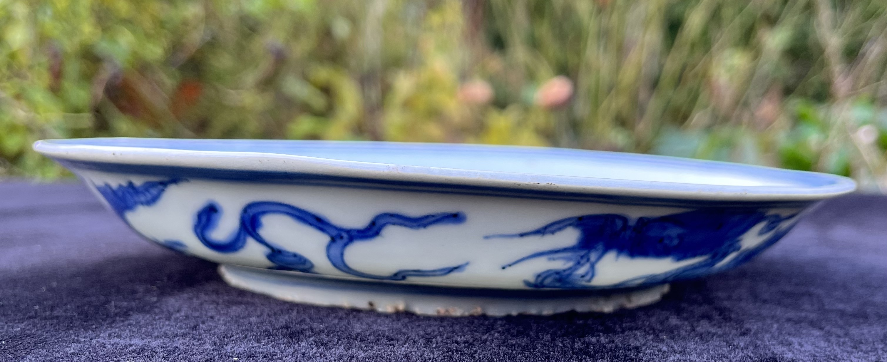 Ω A CHINESE BLUE AND WHITE PORCELAIN ‘DRAGON’ DISH, MING DYNASTY, WANLI PERIOD, 1573 - 1620 - Image 6 of 6