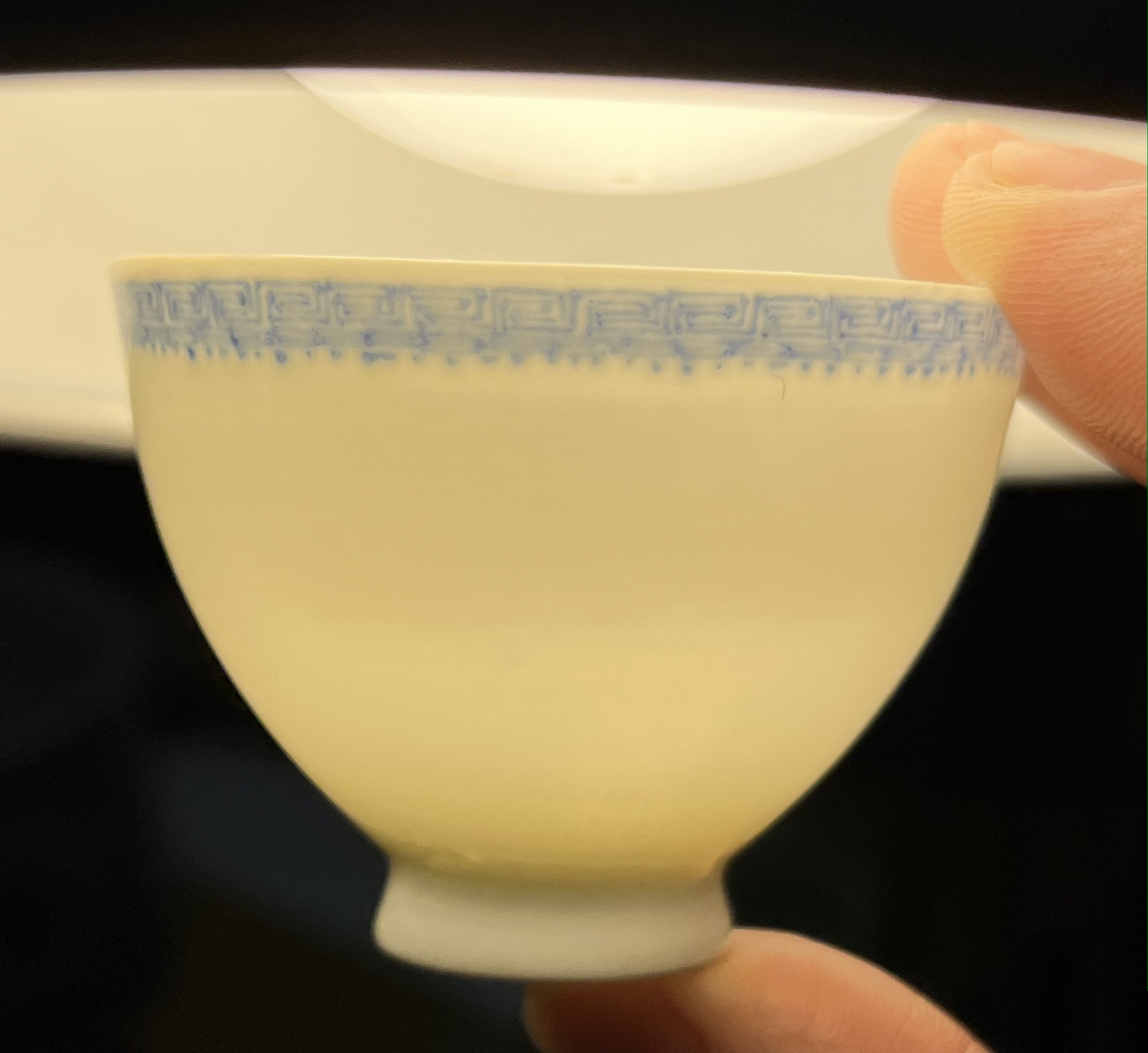 A CHINESE BLUE AND WHITE PORCELAIN ‘EGGSHELL’ WINE CUP, QING DYNASTY, KANGXI PERIOD, 1662 – 1722 - Image 10 of 11