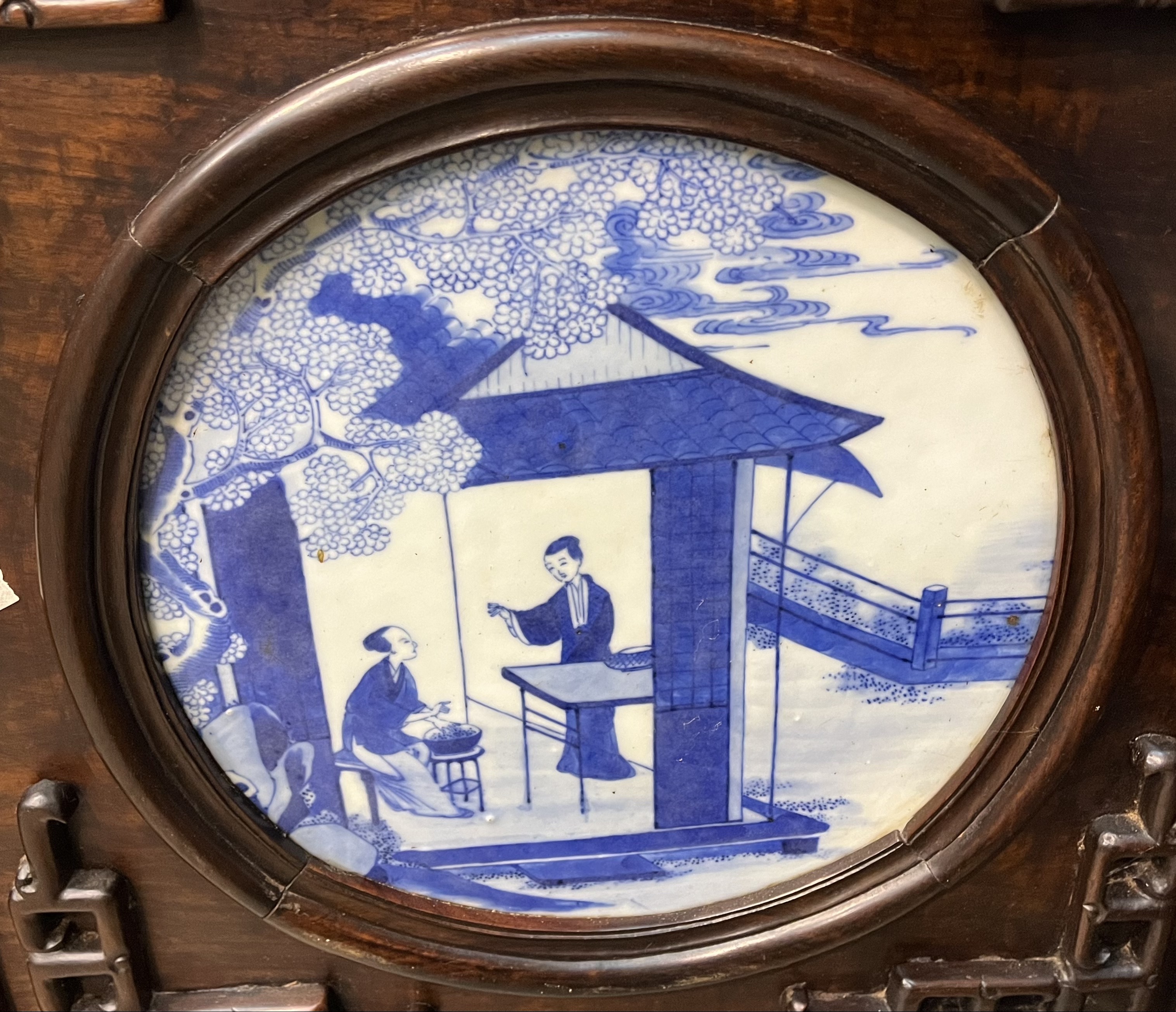 λ A RARE SET OF CHINESE BLUE & WHITE PORCELAIN SILK PRODUCTION PANELS AS A 6-FOLD SCREEN 19TH CENTUR - Image 28 of 59