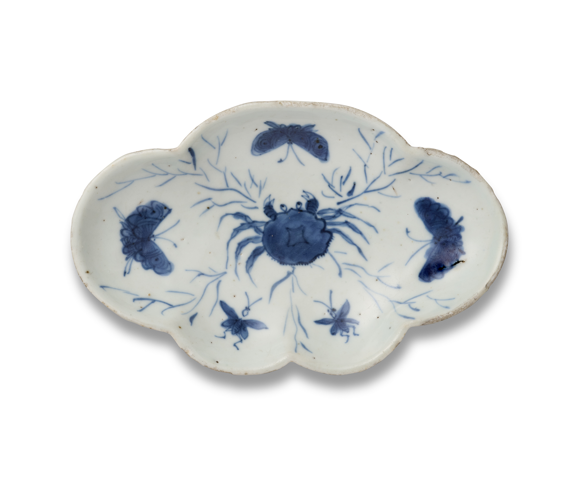 A CHINESE BLUE AND WHITE QUATREFOIL QUINCE-SHAPED TRIPOD SERVING DISH, TIANQI PERIOD, 1621 – 1627