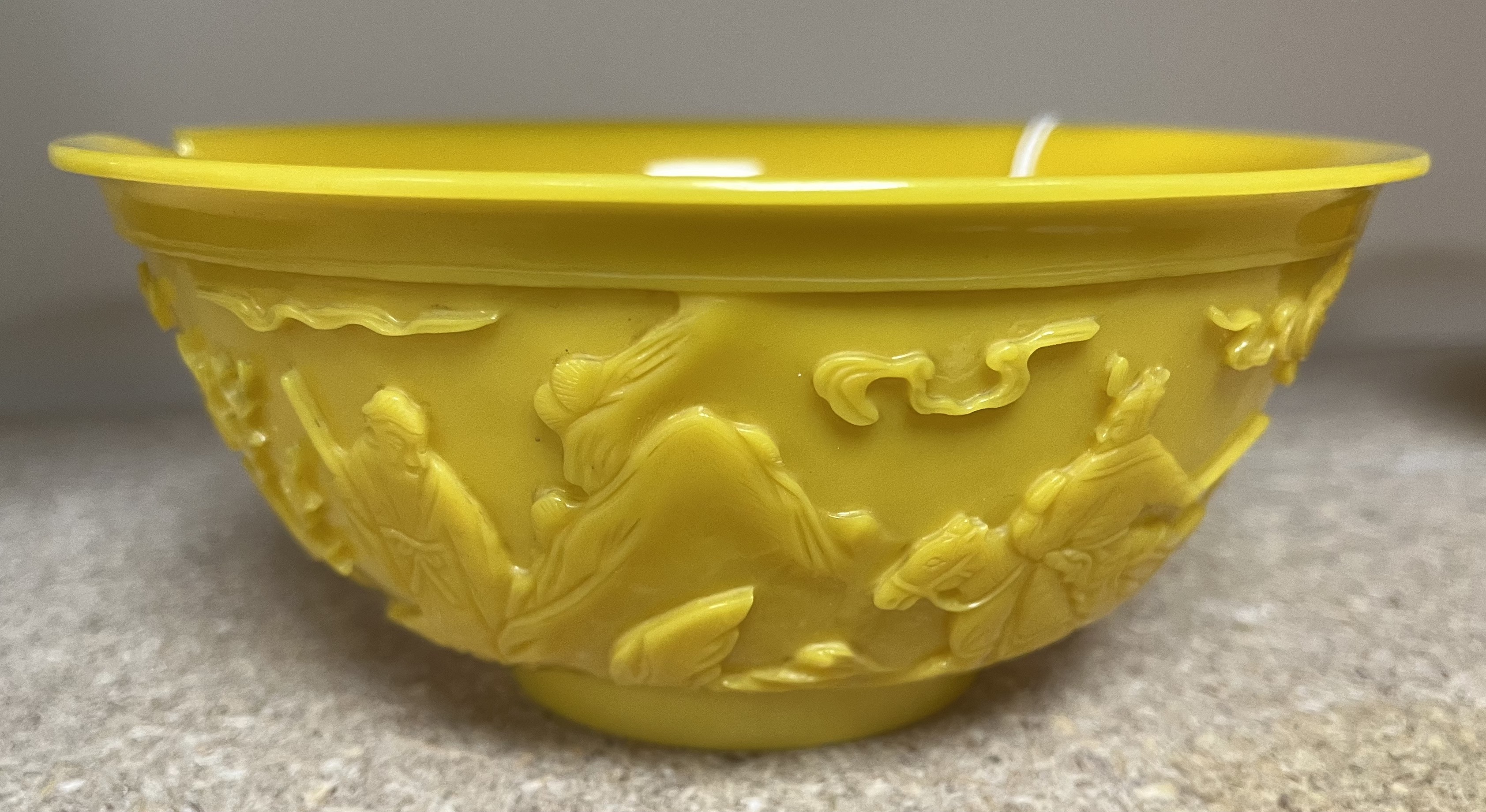 A PAIR OF CHINESE ‘IMPERIAL’ YELLOW GLASS BOWLS, QING DYNASTY, 19TH CENTURY - Image 9 of 10