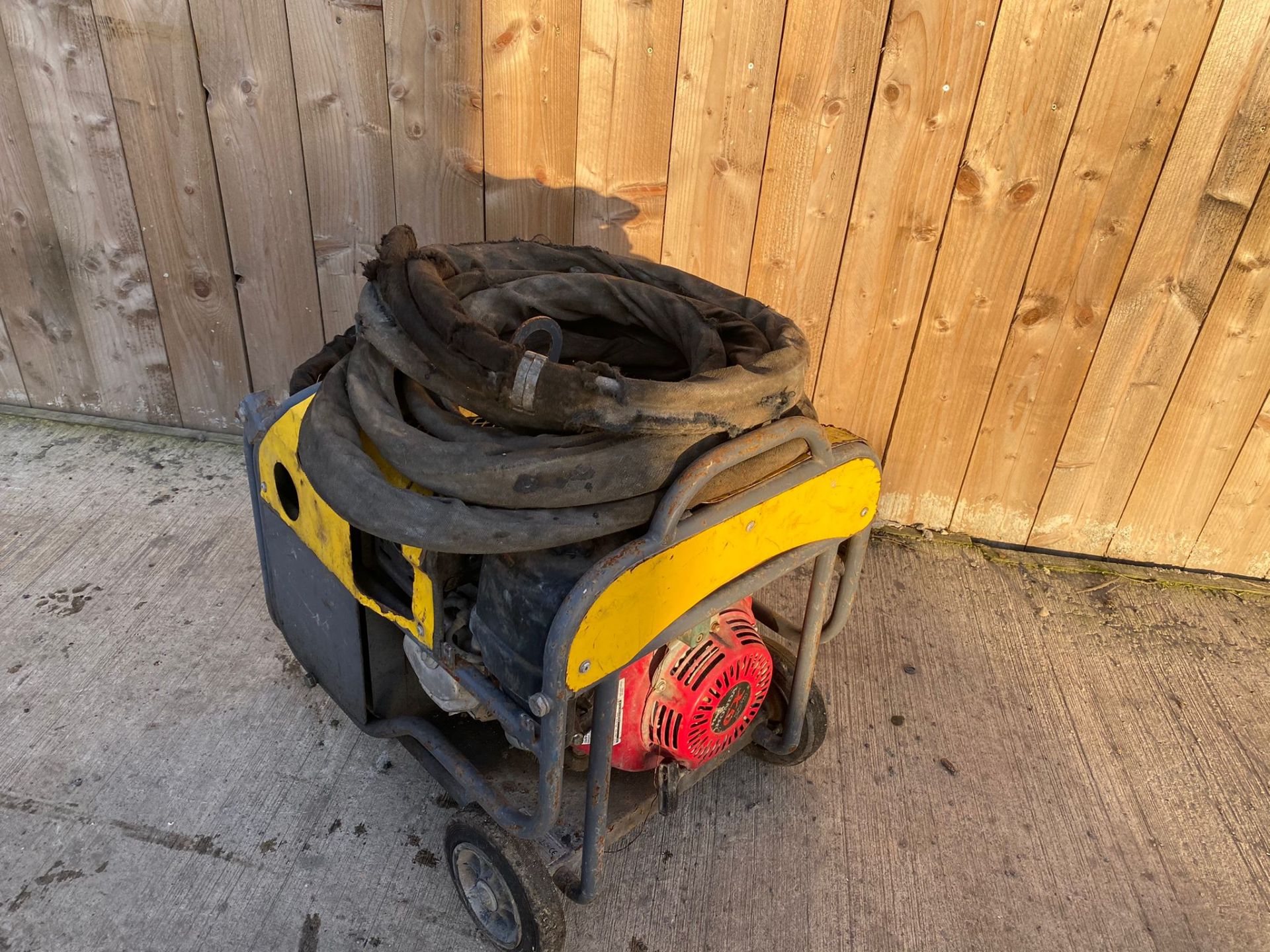 ATLAS COPCO HYDRAULIC POWER PACK WITH HOSES LOCATION NORTH YORKSHIRE - Image 3 of 3