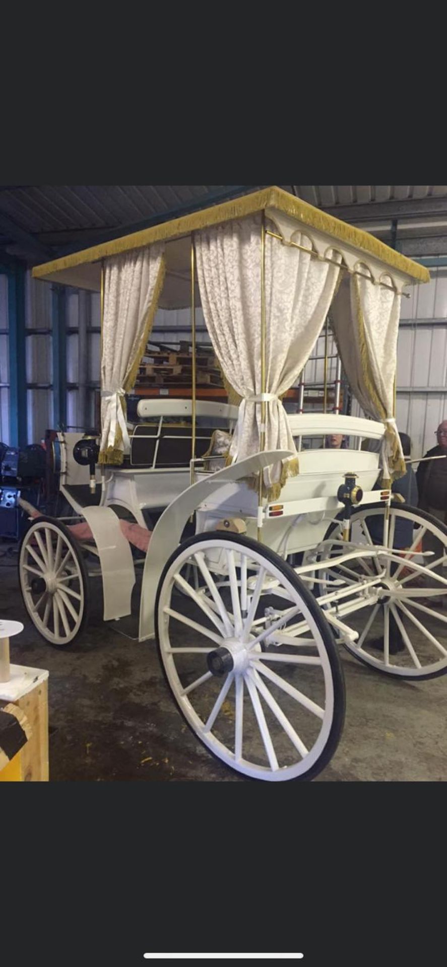 WEDDING CARRIAGE VINTAGE HORSE DRAWN 1870S VICTORIA PHANTOM CARRIAGE.LOCATION NORTH YORKSHIRE. - Image 4 of 4