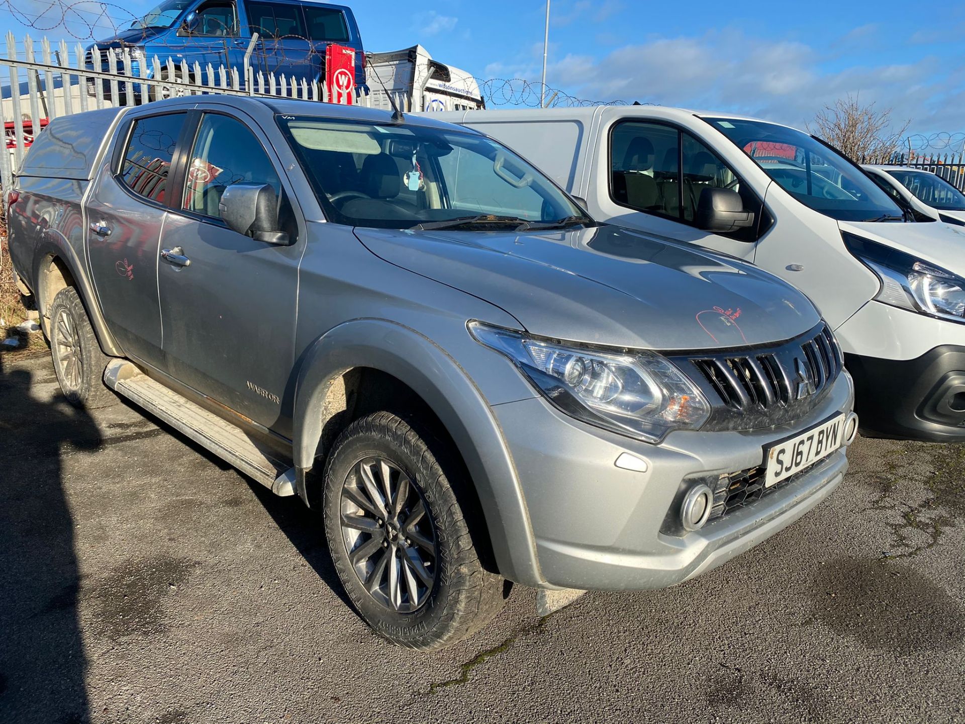 MITSUBISHI L200 WARRIOR 4X4 PICK UP STARTS RUNS AND DRIVES LOCATION NORTH YORKSHIRE. - Image 5 of 5