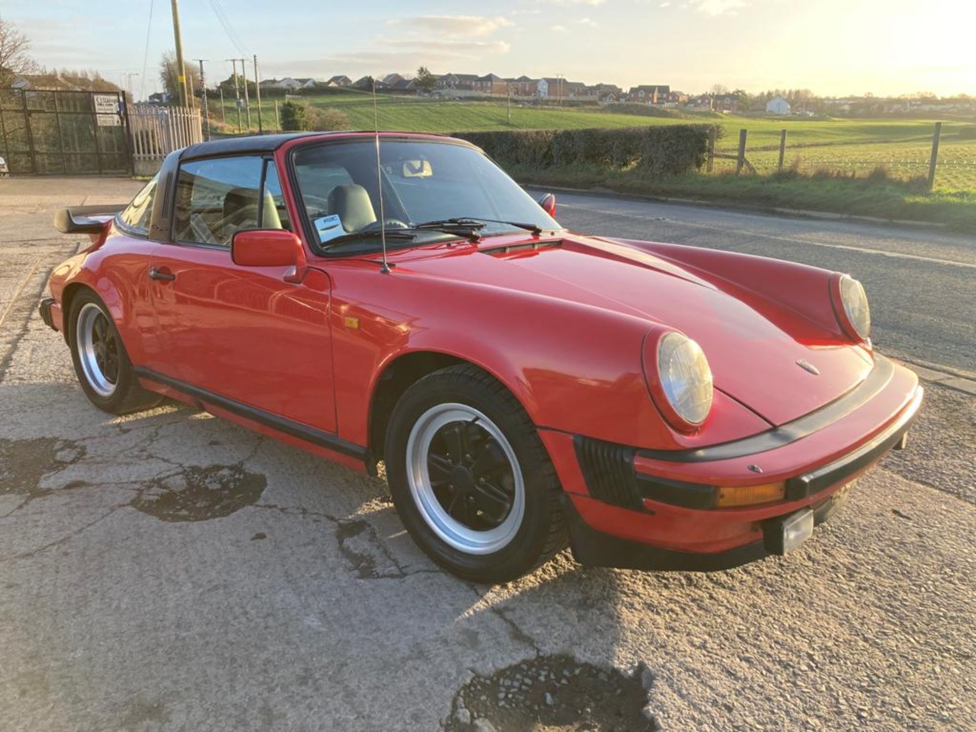 PORSCHE 911 TARGA