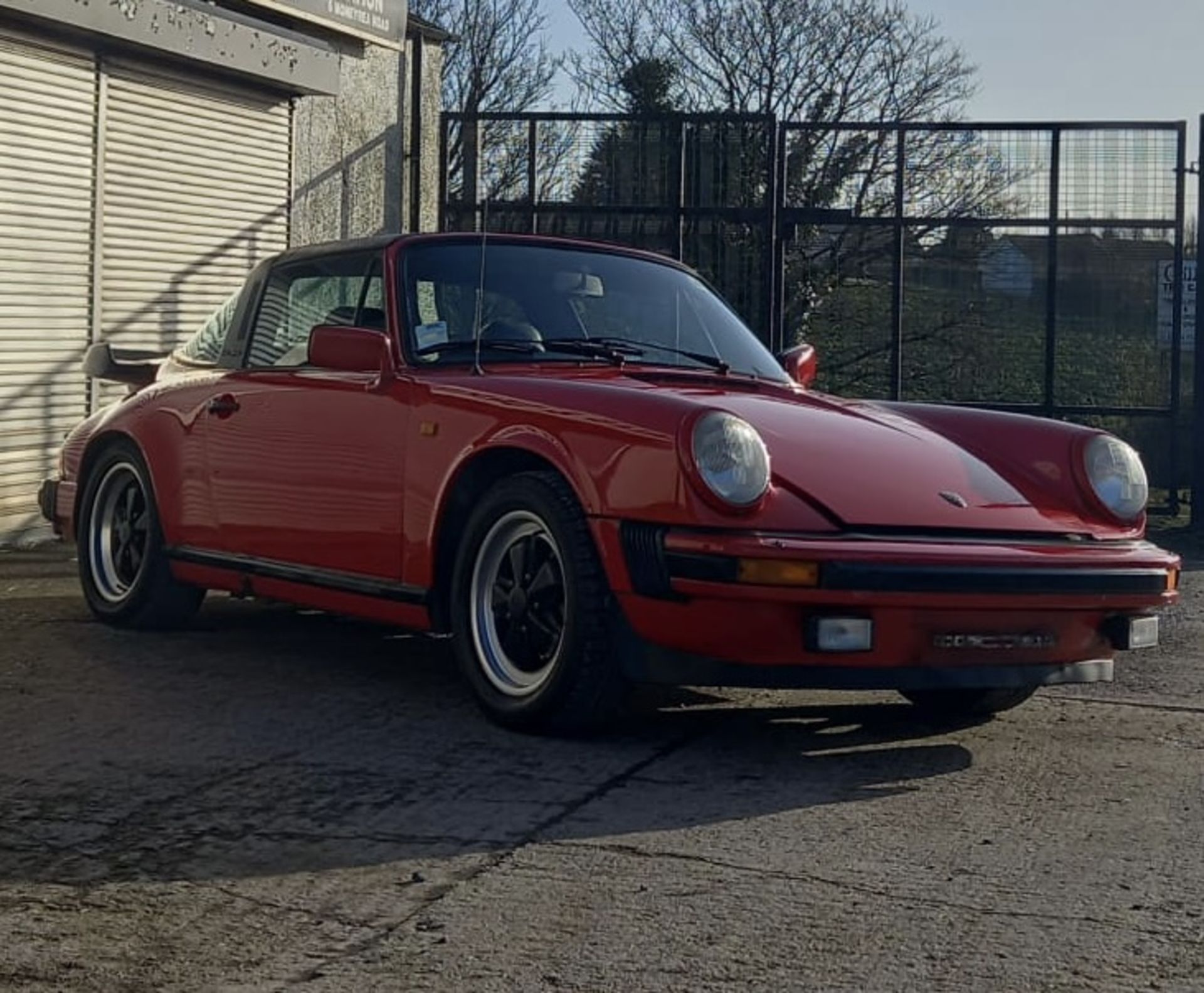 PORSCHE 911 TARGA - Image 24 of 38