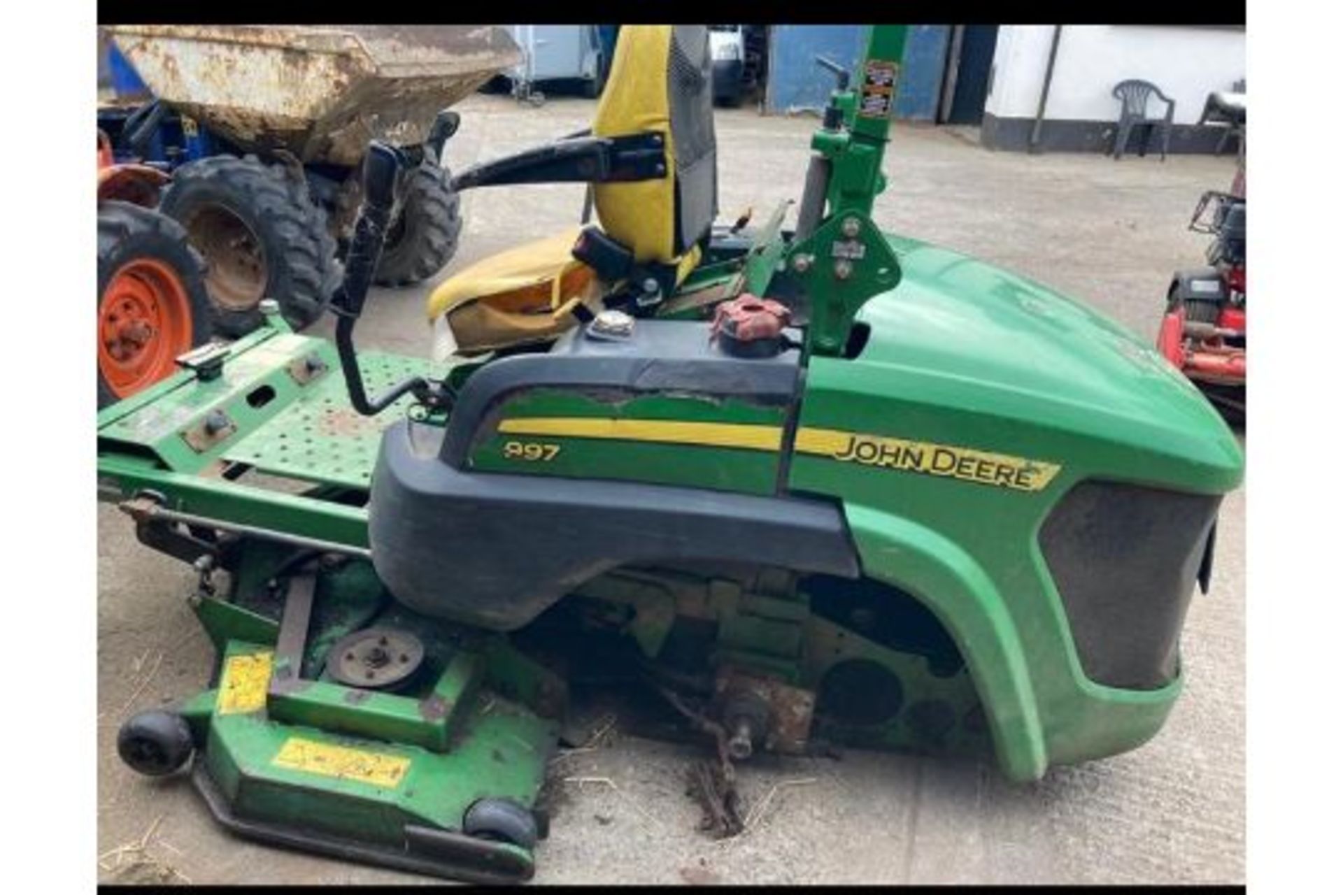 JOHN DEERE 997 Z TRAK COMMERCIAL MOWER - Image 2 of 2