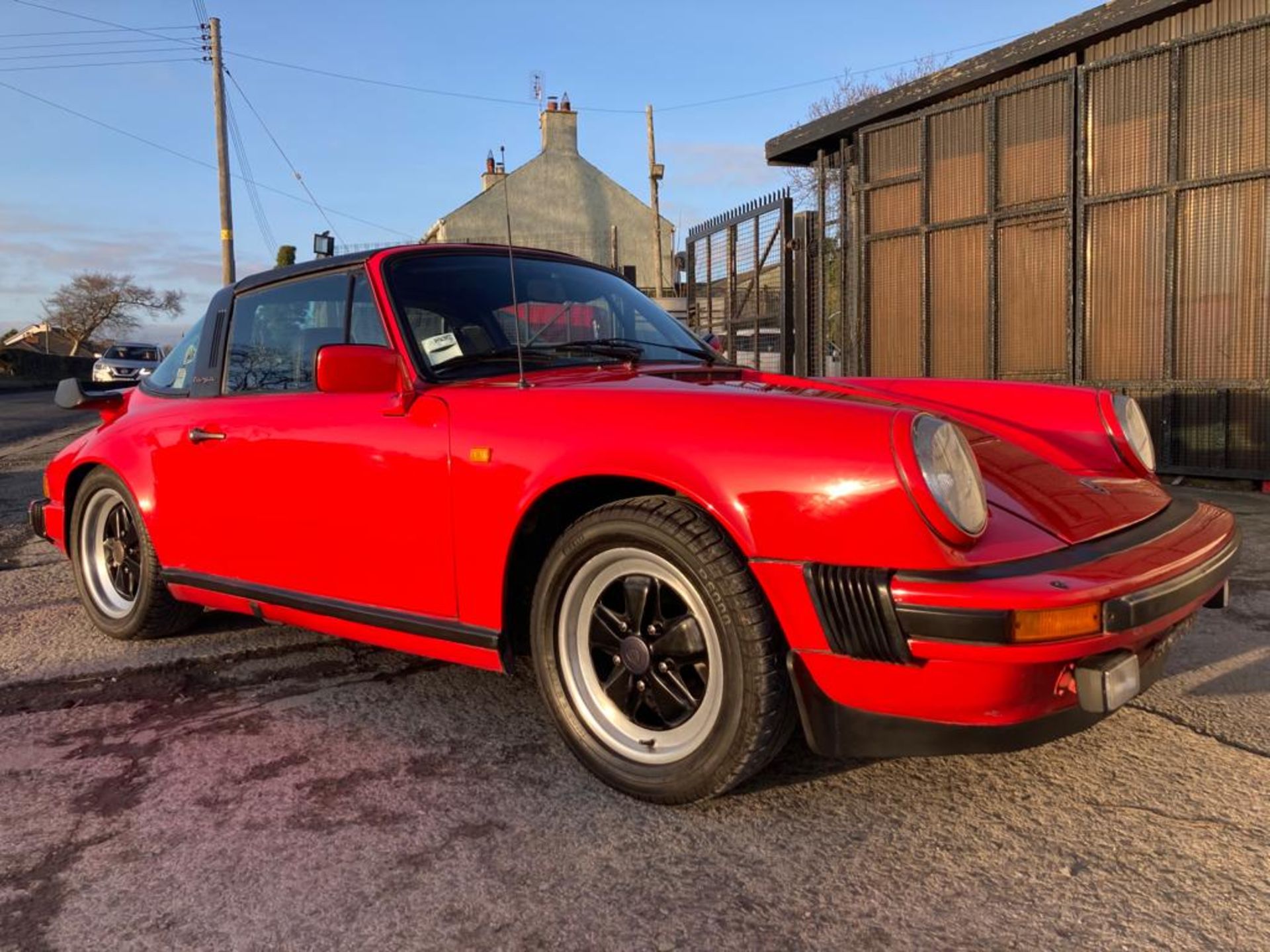 PORSCHE 911 TARGA - Image 13 of 38