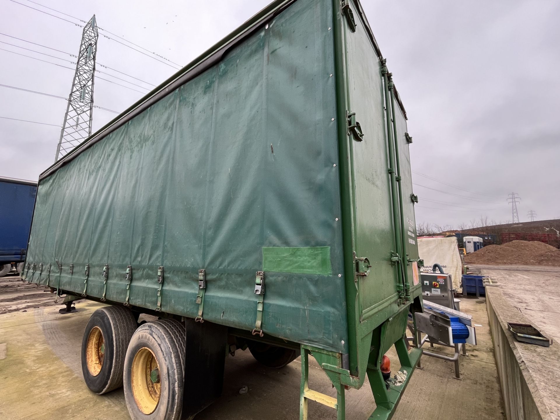 CURTAINSIDE TRACTOR TRAILER - Image 3 of 6