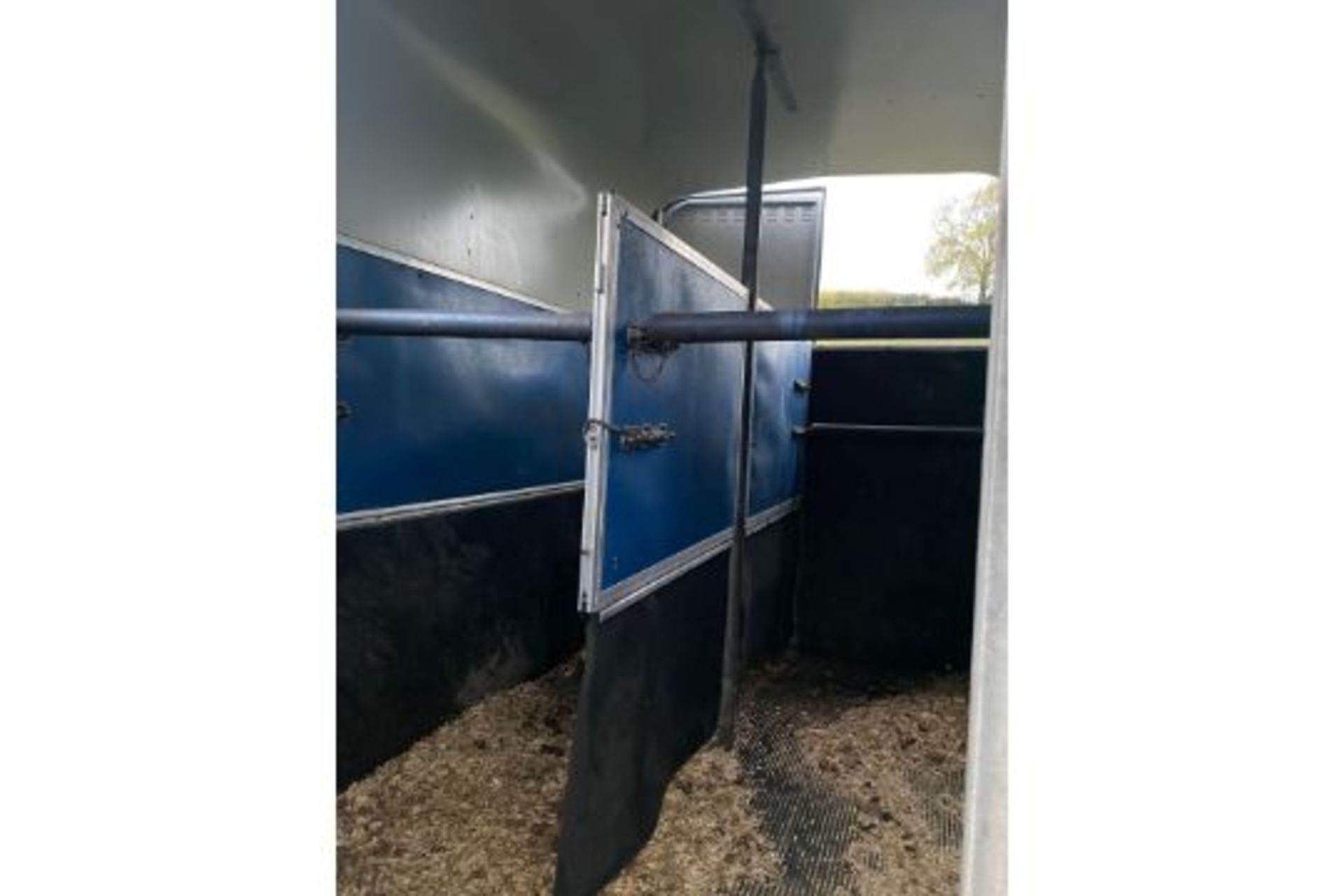 IFOR WILLIAMS HB510 HORSEBOX DOUBLE WITH PARTITION ALLOY FLOOR - Image 6 of 6
