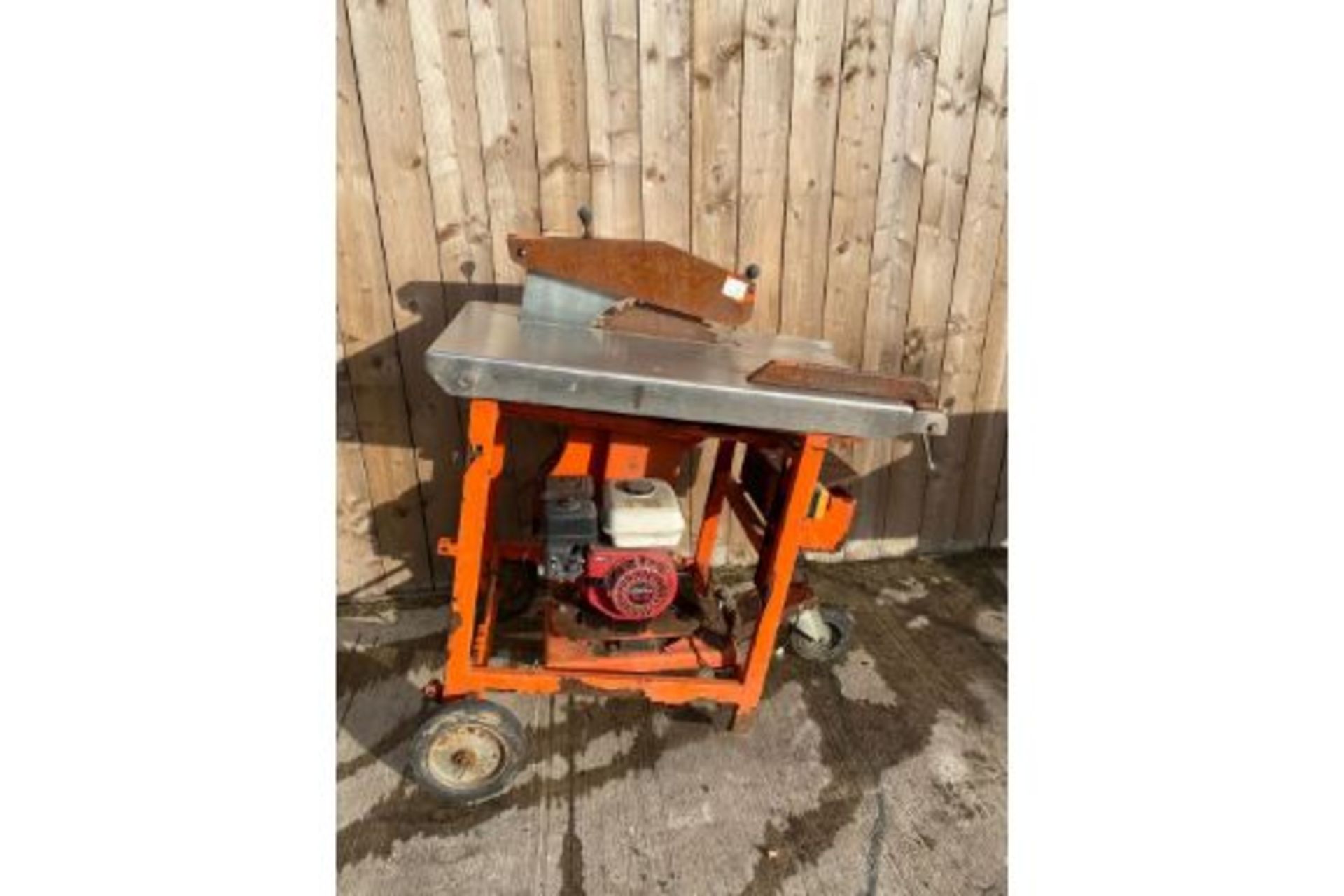 CLIPPER TABLE SAW HONDA ENGINE