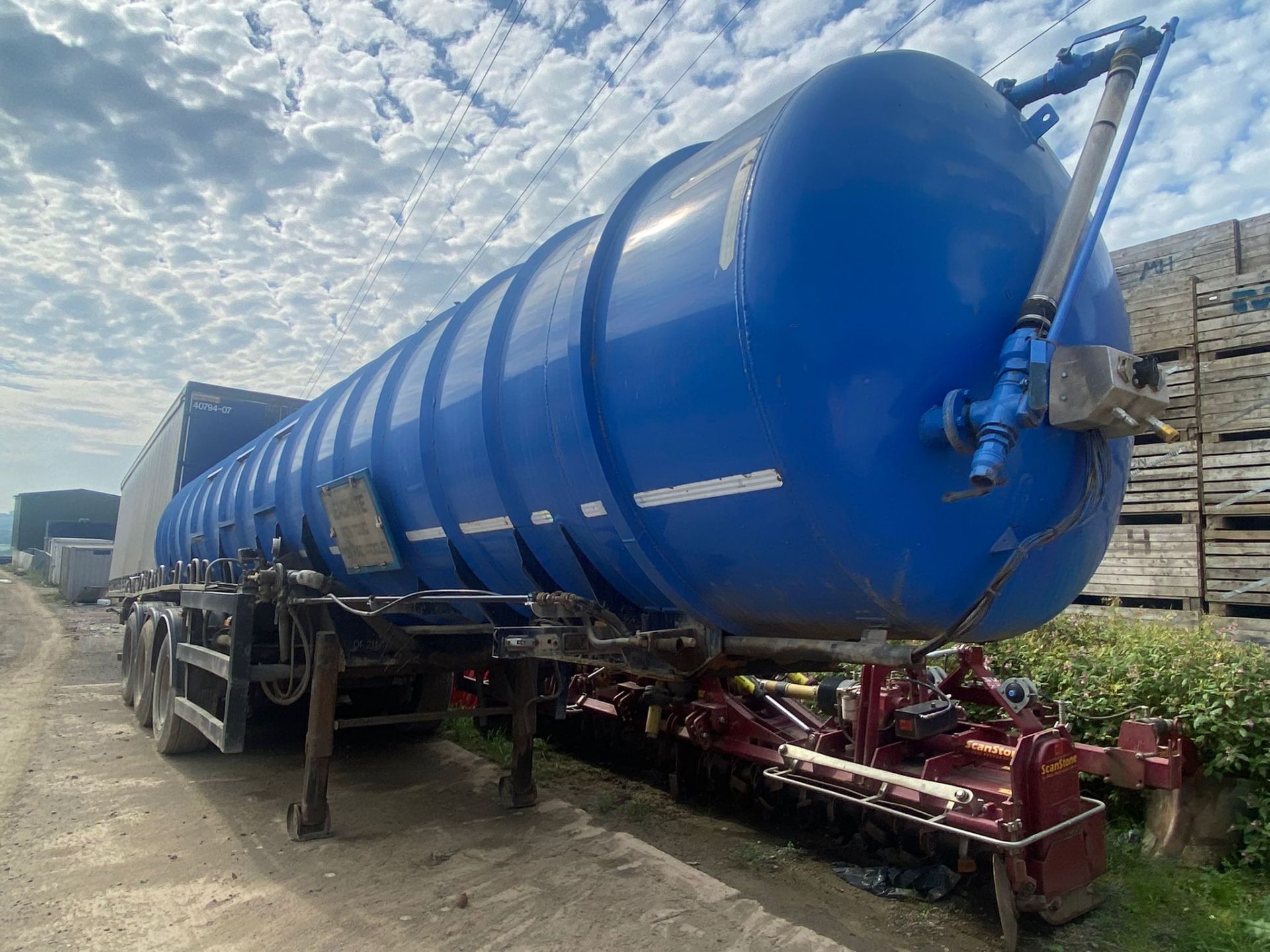 THOMPSON CARMICHAEL HGV VACUUM TANKER