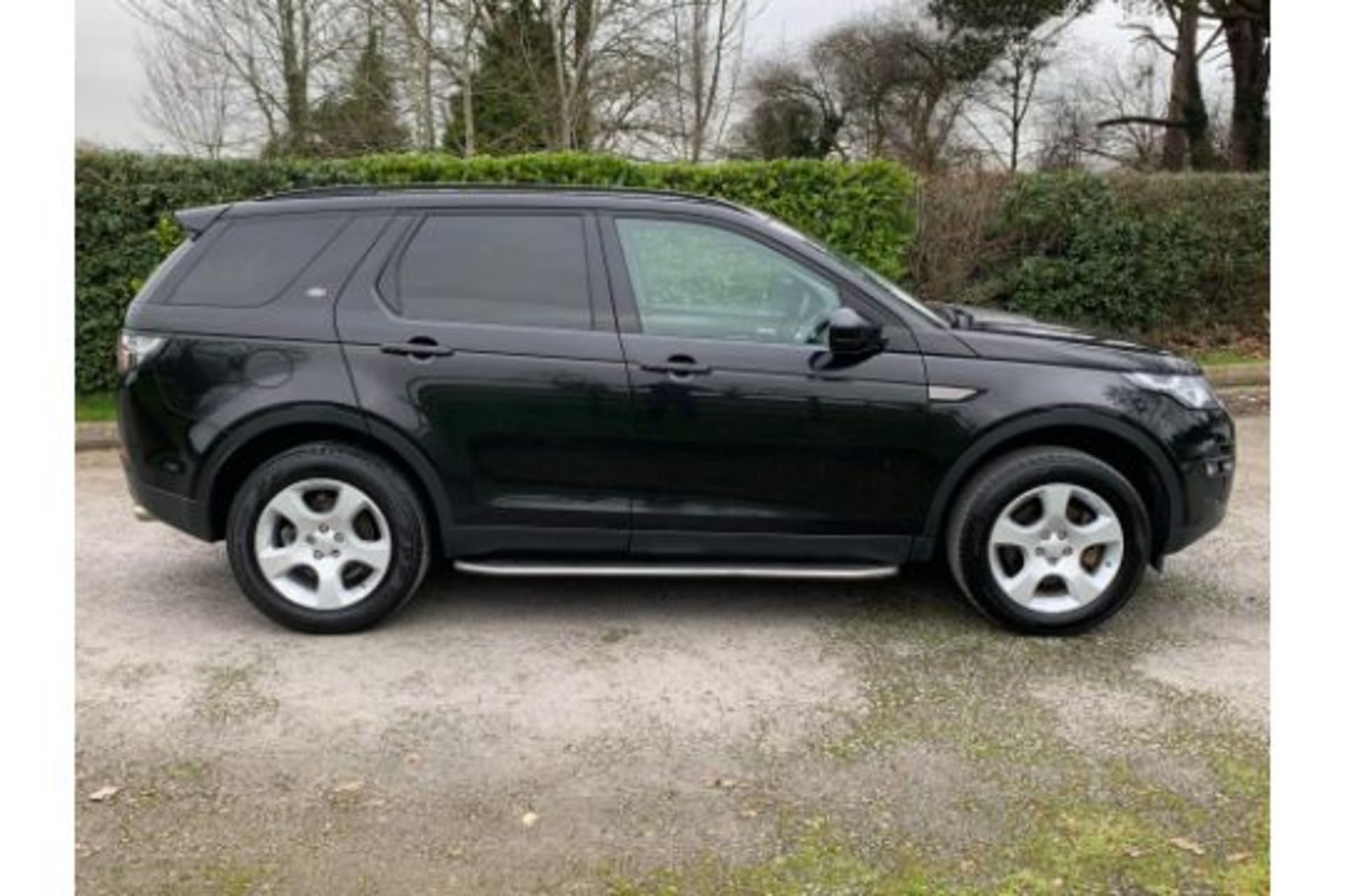 LAND ROVER DISCOVERY SPORT 2.0 TD4 SE TECH 150 S/S - Image 3 of 10