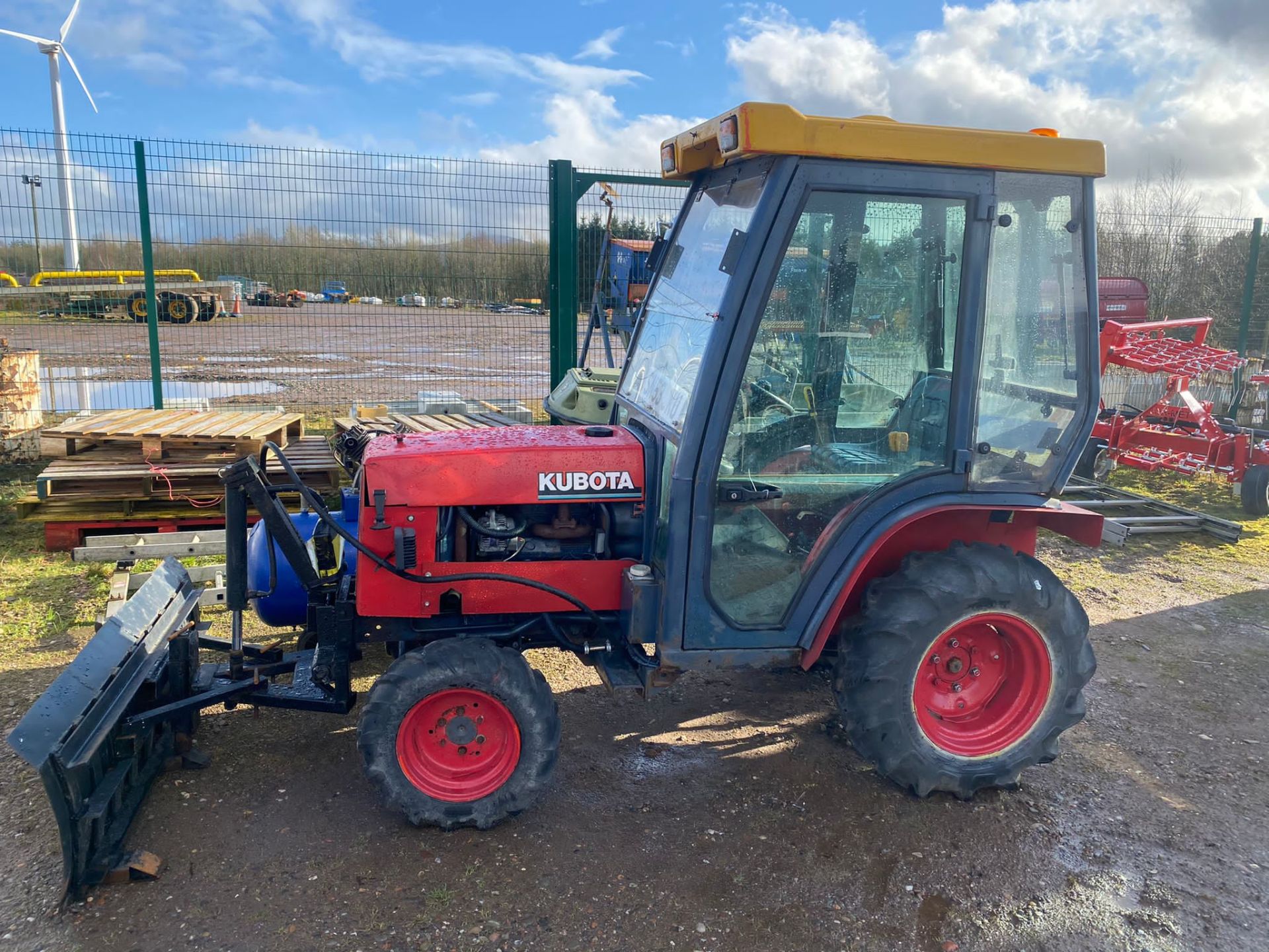 KUBOTA B2110 COMPACT TRACTOR LOCATION NORTHERN IRELAND - Image 2 of 7