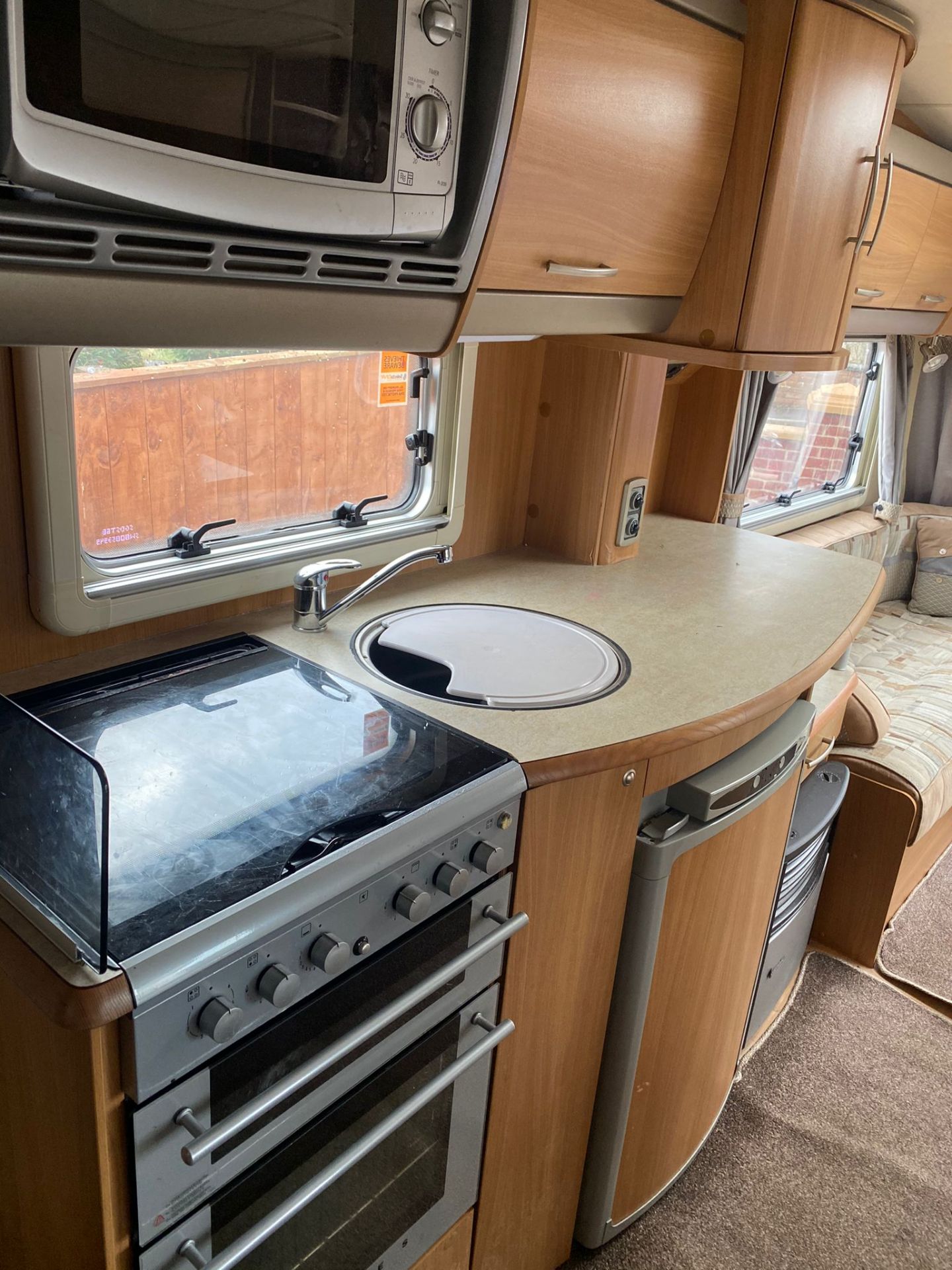 SWIFT CONQUEROR 530 4 BERTH CARAVAN 2008 LOCATION NORTH YORKSHIRE - Image 6 of 10