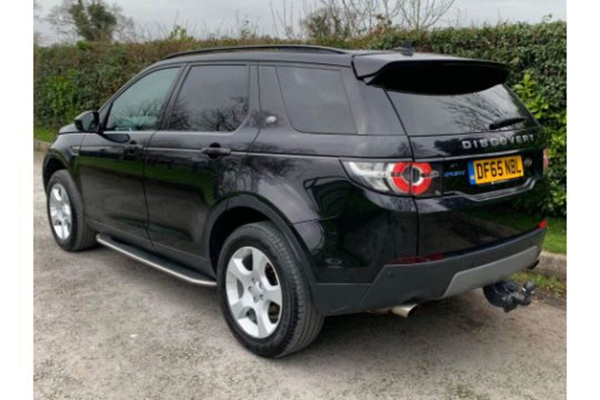 LAND ROVER DISCOVERY SPORT 2.0 TD4 SE TECH 150 S/S - Image 9 of 10