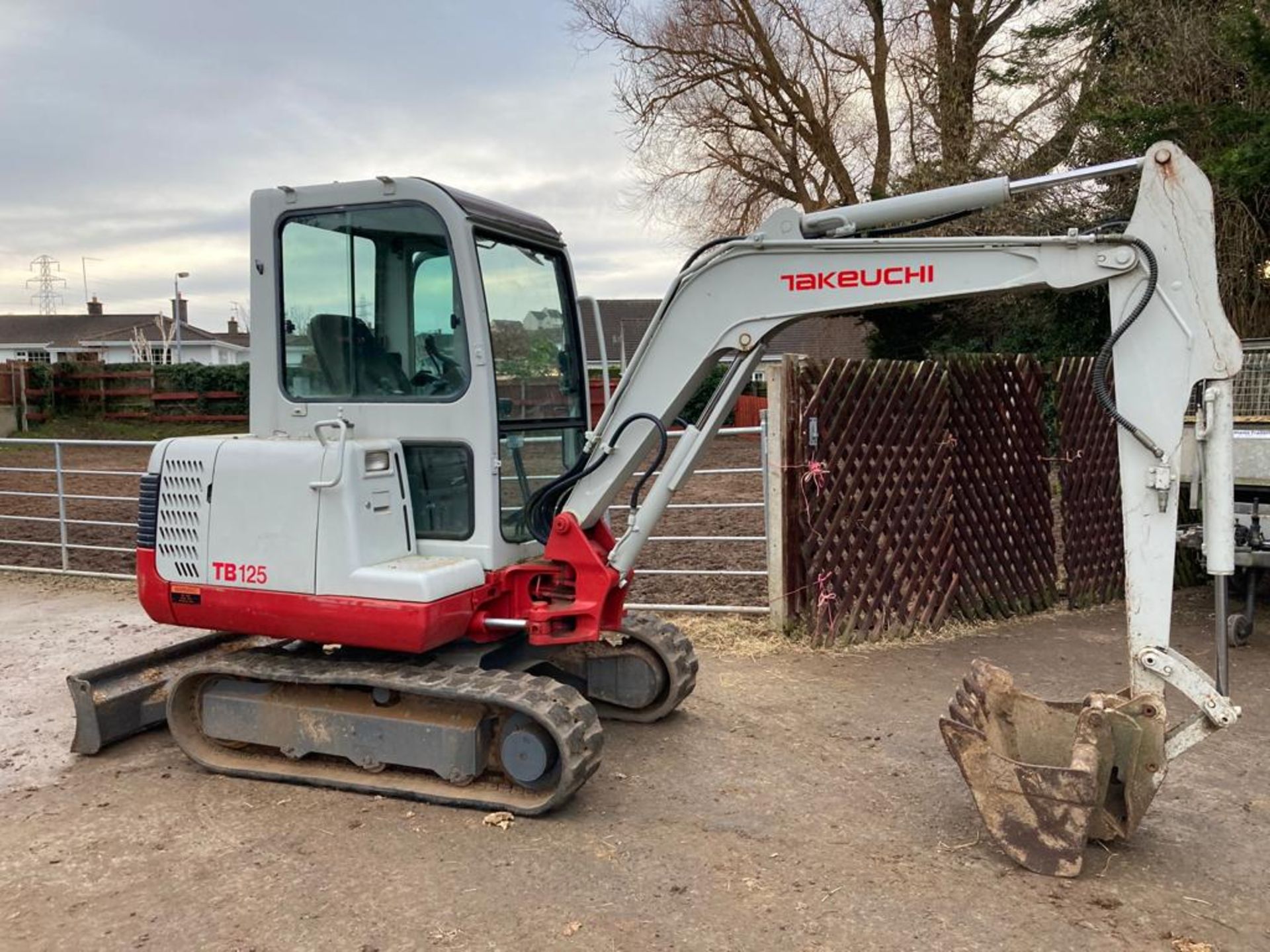 TAKEUCHI MINI DIGGER 3 TON LOCATION NORTHERN IRELAND. - Image 2 of 6