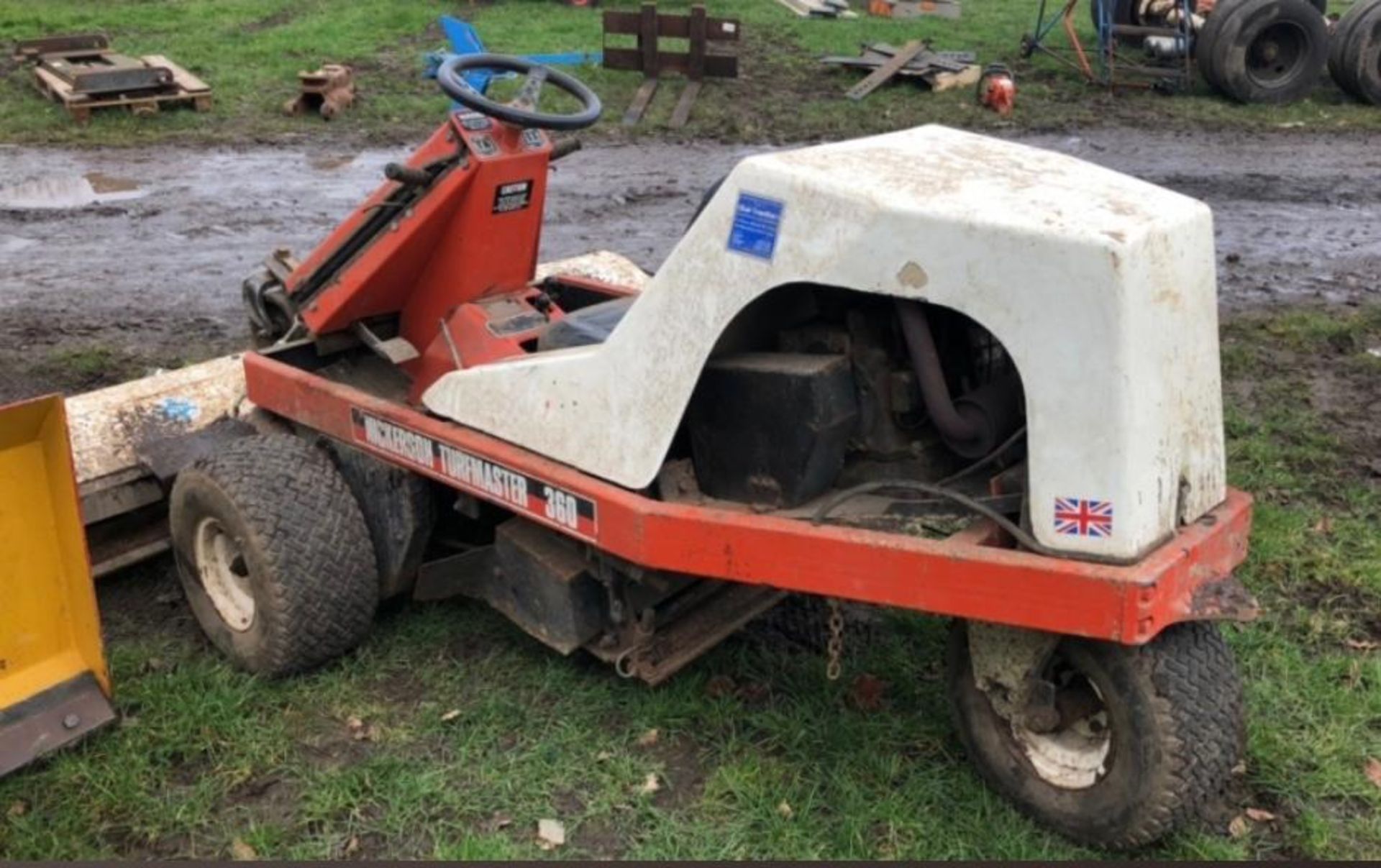 RIDE ON COMMERCIAL MOWER LOCATION NORTH YORKSHIRE.