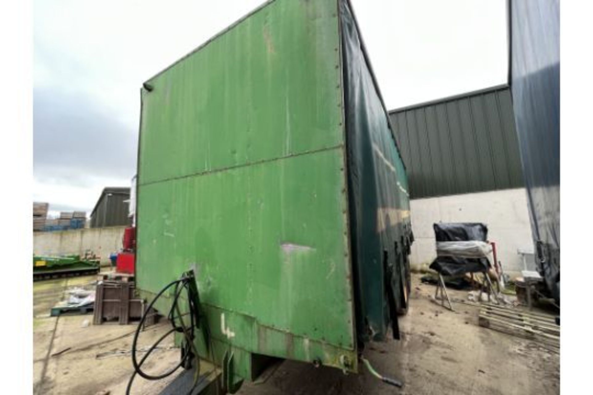 CURTAINSIDE TRACTOR TRAILER - Image 3 of 4