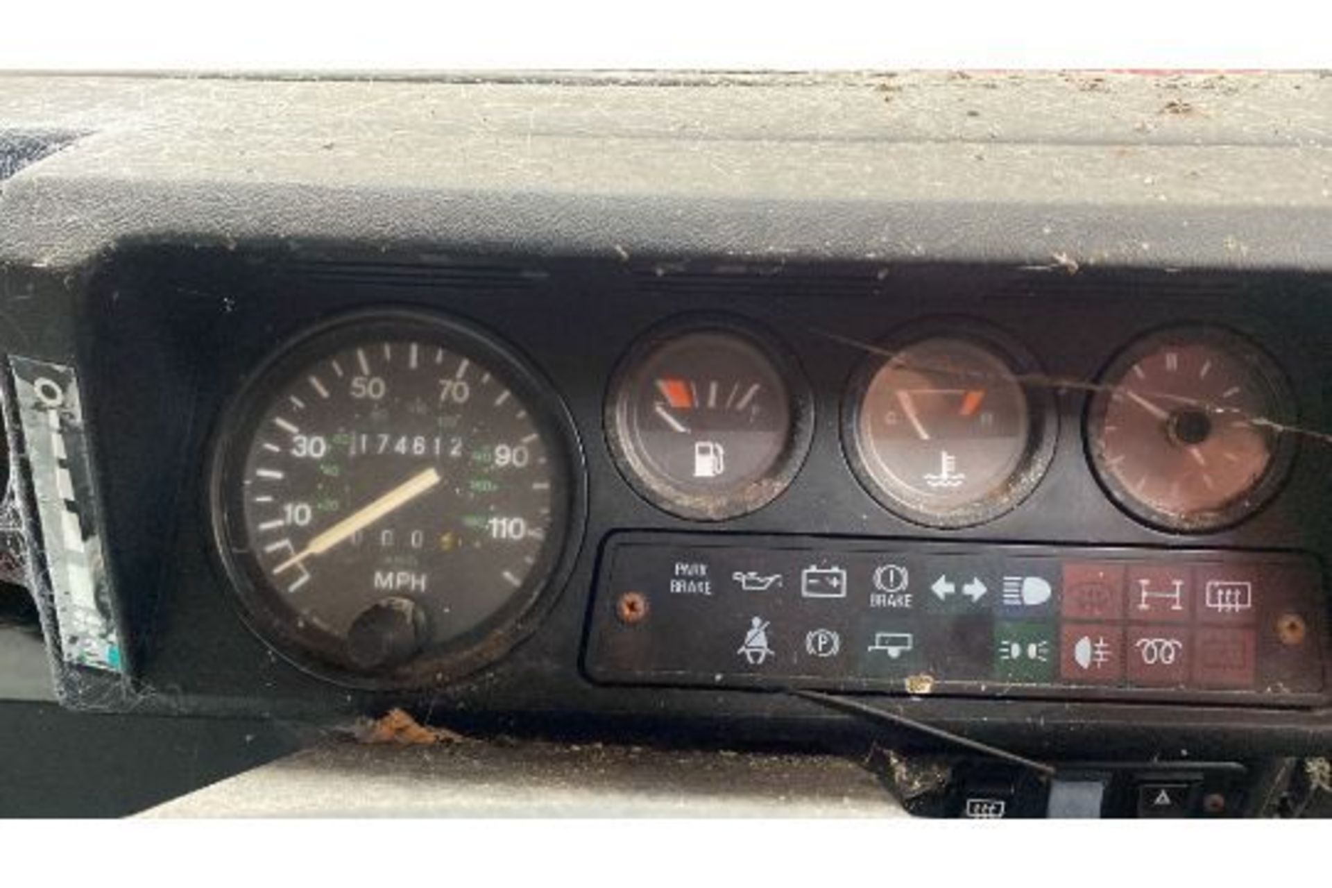 LAND ROVER DEFENDER 90 300 TDI BARNFIND - Image 6 of 10