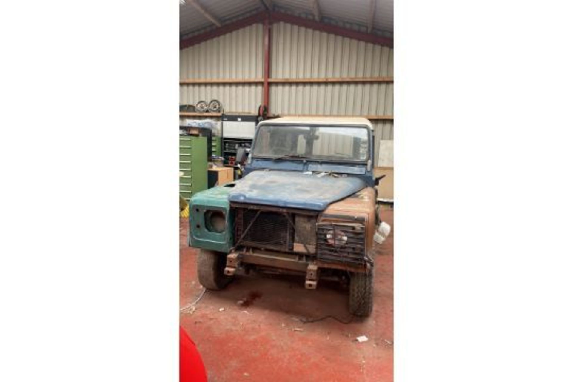 LAND ROVER DEFENDER 90 300 TDI BARNFIND