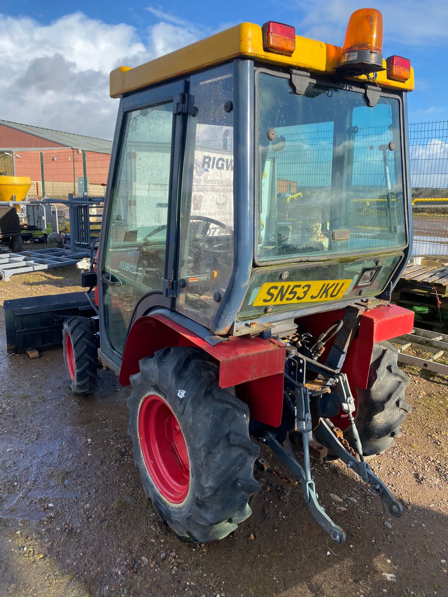 KUBOTA B2110 COMPACT TRACTOR LOCATION NORTHERN IRELAND - Image 2 of 3