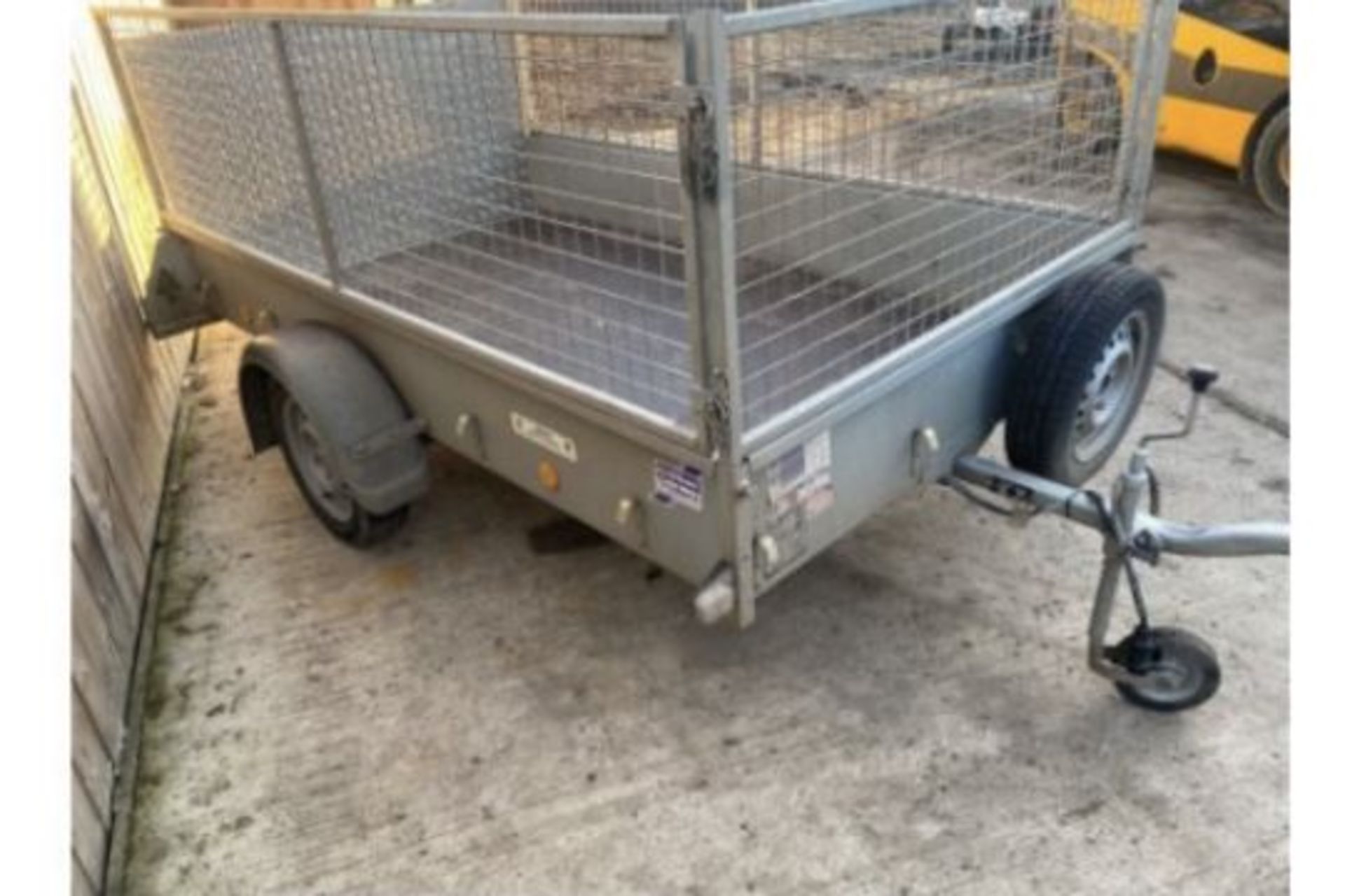 IFOR WILLIAMS P8E YEAR: 2021 8 x 5 WITH REAR RAMP & CAGE SIDES  PLUS VAT - Image 3 of 6