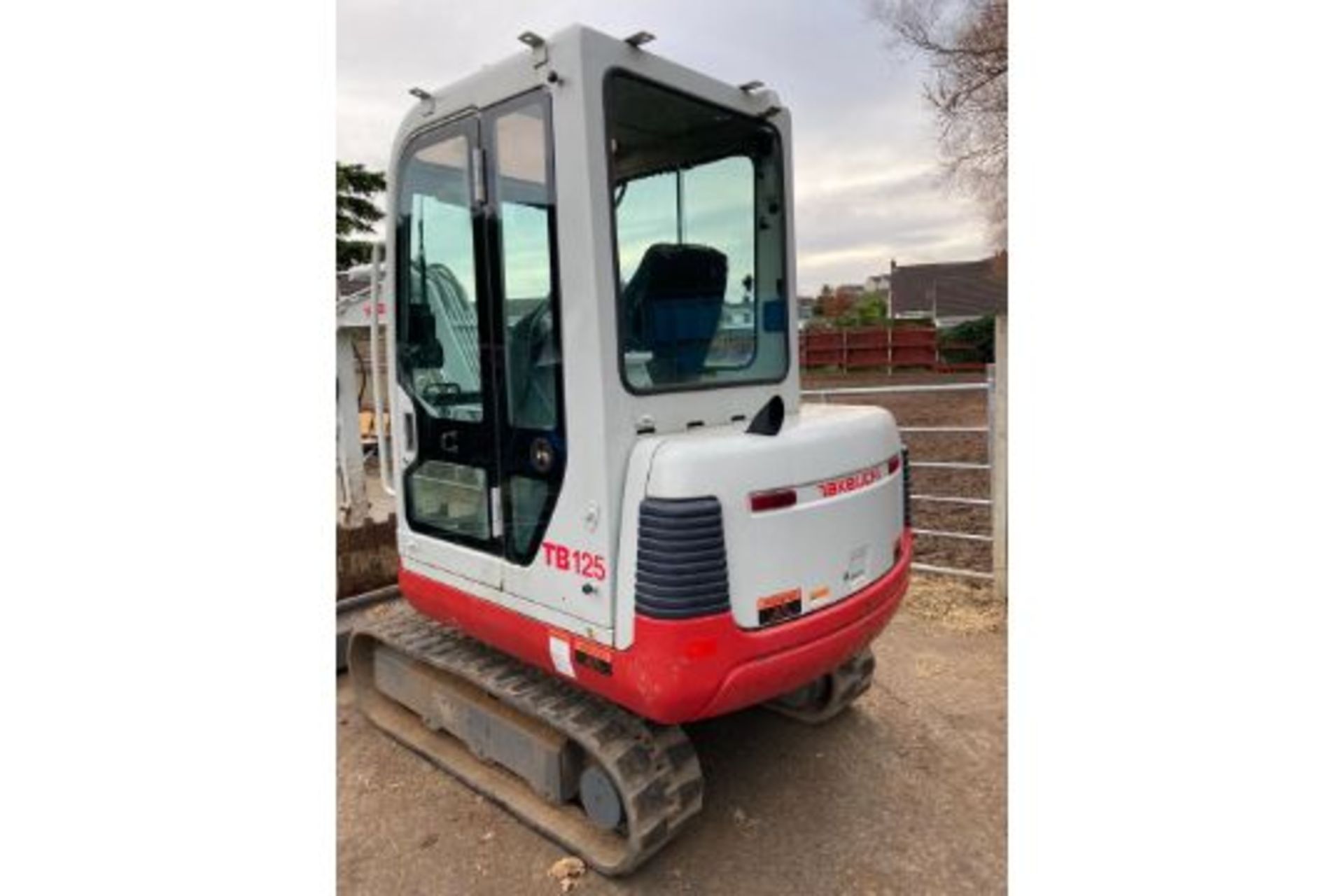 TAKEUCHI MINI DIGGER 3 TON .ONLY 1300 HOURS FROM NEW .PLUS VAT LOCATED IN NORTHERN IRELAND.