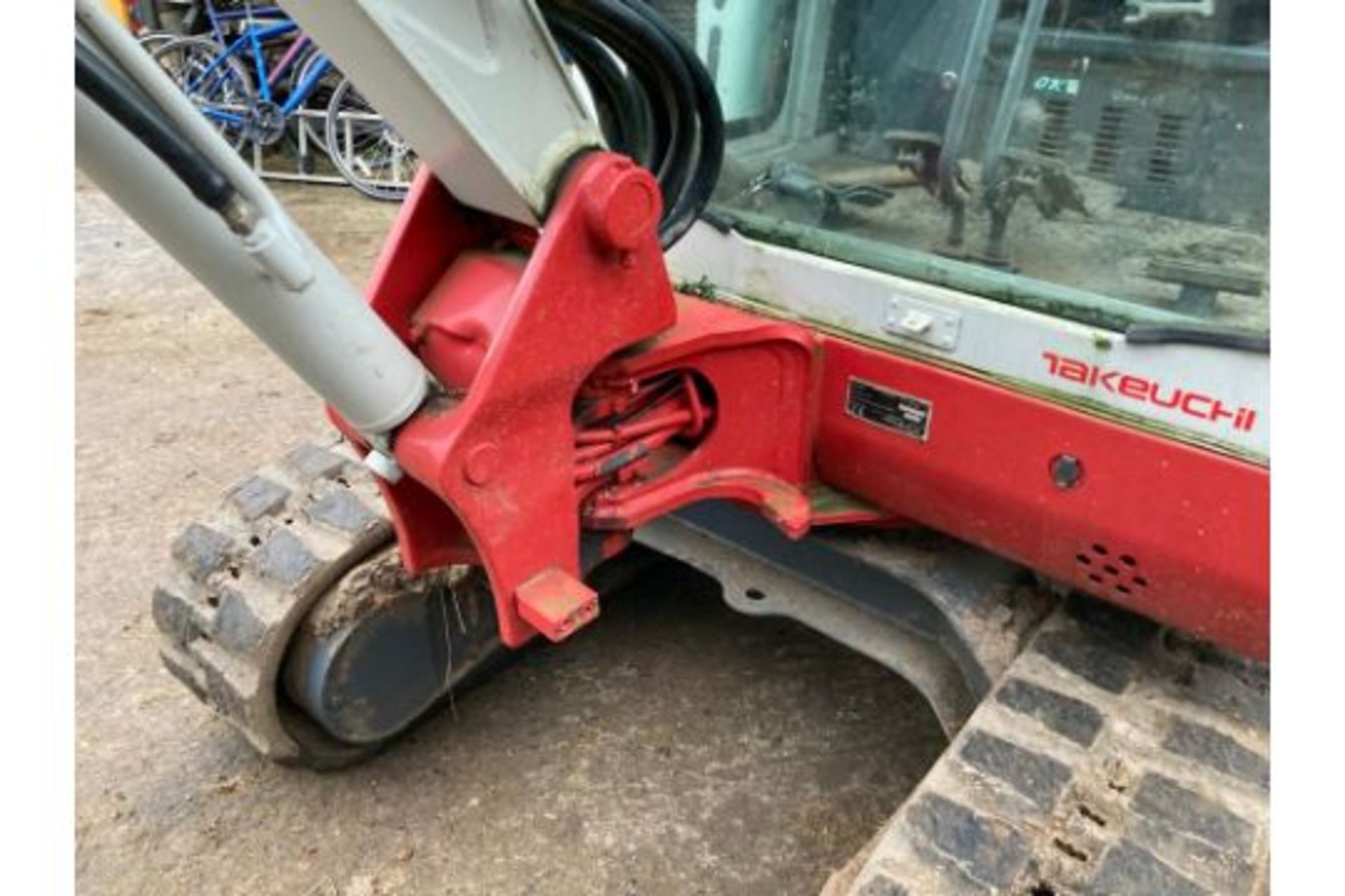 TAKEUCHI MINI DIGGER 3 TON .ONLY 1300 HOURS FROM NEW .PLUS VAT LOCATED IN NORTHERN IRELAND. - Image 5 of 5