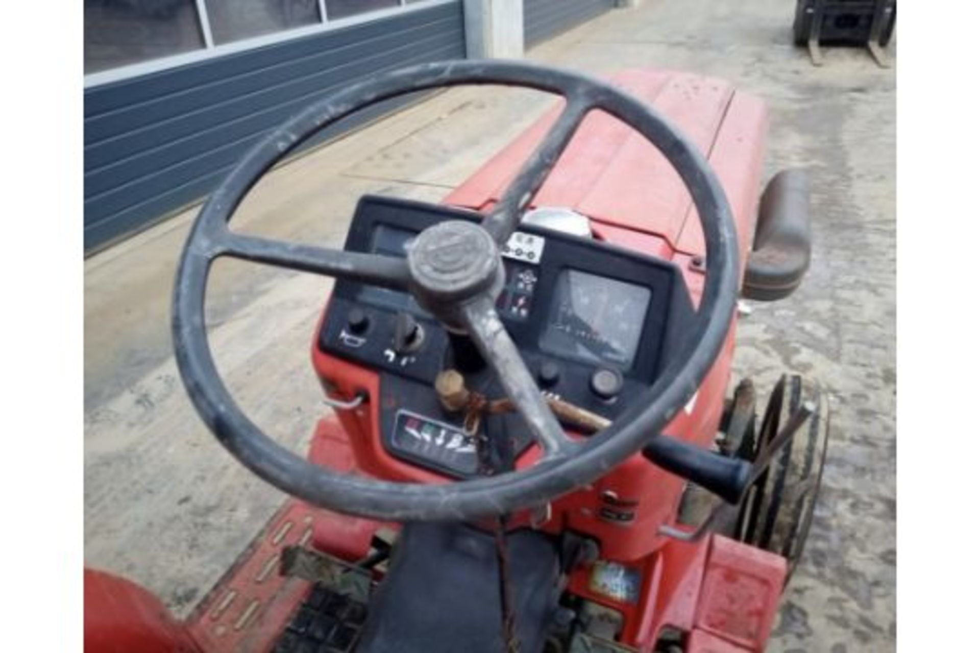 YANMAR YM1280 COMPACT TRACTOR & ROTOVATOR ATTACHMENT  HOURS: 829 3 CYLINDER YANMAR DIESEL ENGINE - Image 2 of 7