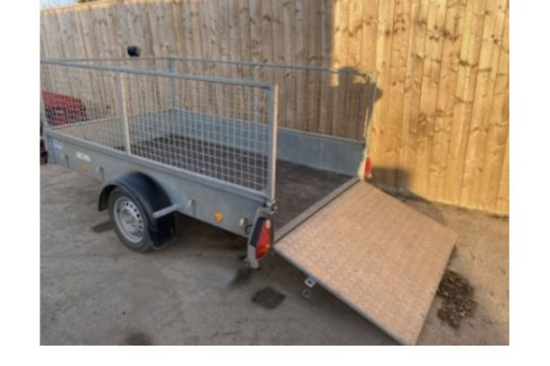 IFOR WILLIAMS P8E YEAR: 2021 8 x 5 WITH REAR RAMP & CAGE SIDES  PLUS VAT - Image 5 of 6