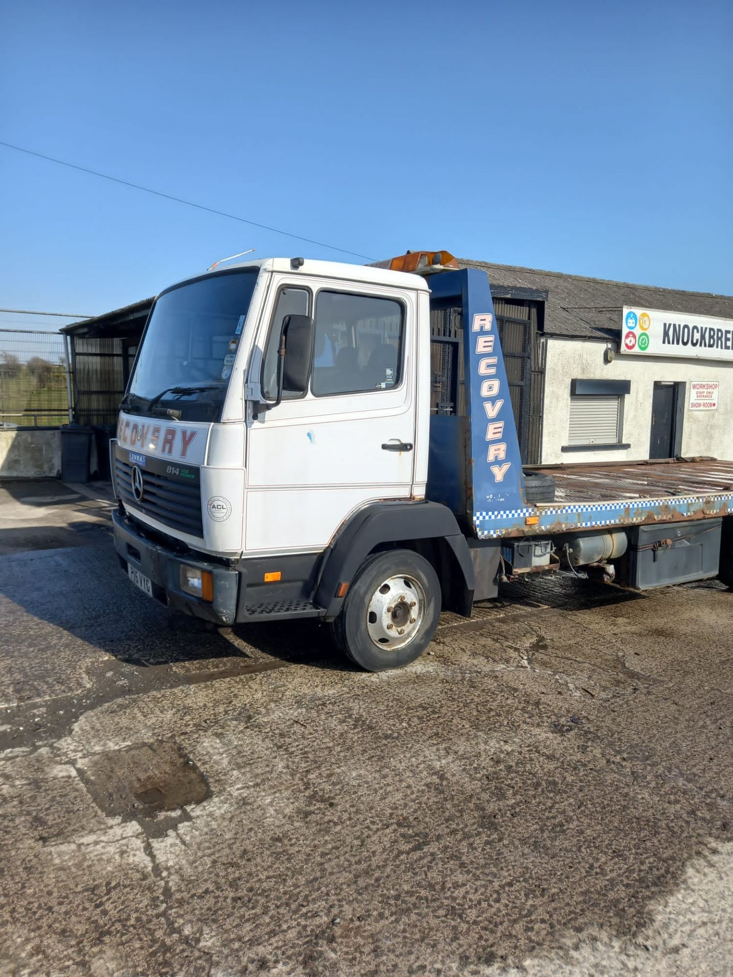 1997 MERCEDES LK900 RECOVERY TRUCK - Image 2 of 11