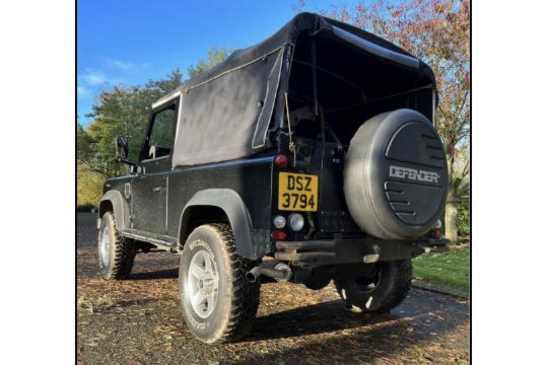 LAND ROVER DEFENDER 90 200 TDI SOFT TOP MOT/PSV 24th October 2022 REG: DS3794 ODO READING: 113k - Image 3 of 4