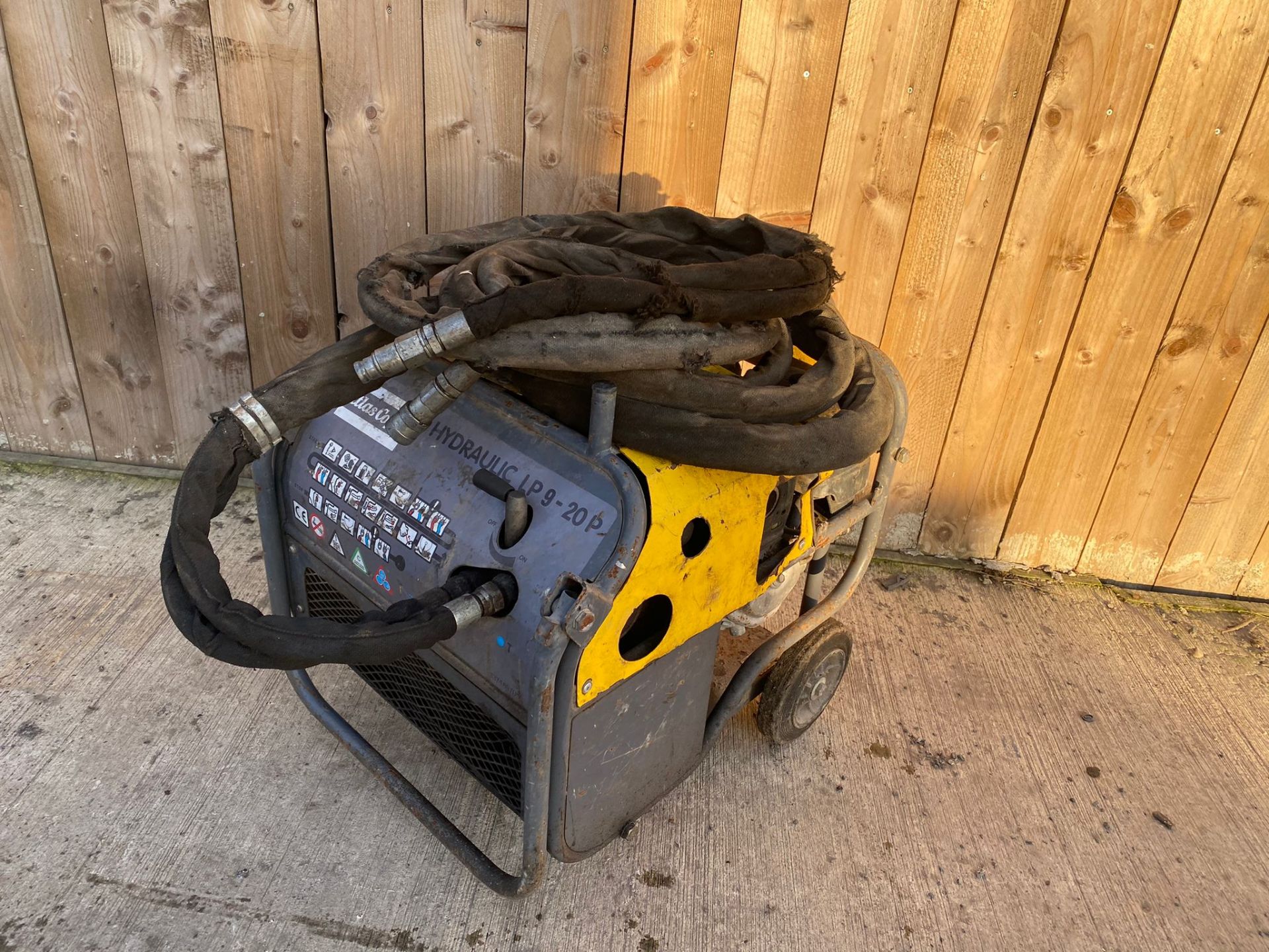 ATLAS COPCO HYDRAULIC POWER PACK WITH HOSES LOCATED IN NORTH YORKSHIRE.