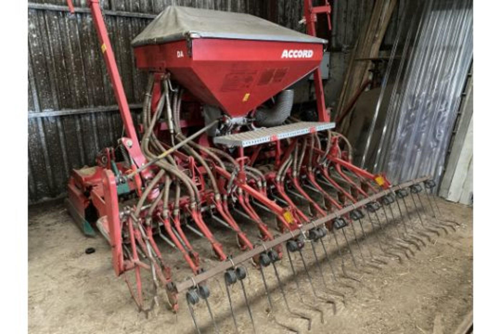 KVERNELAND MODEL D ONE PASS SEED DRILL DIRECT FARM RETIREMENT ENTRY - Image 8 of 8