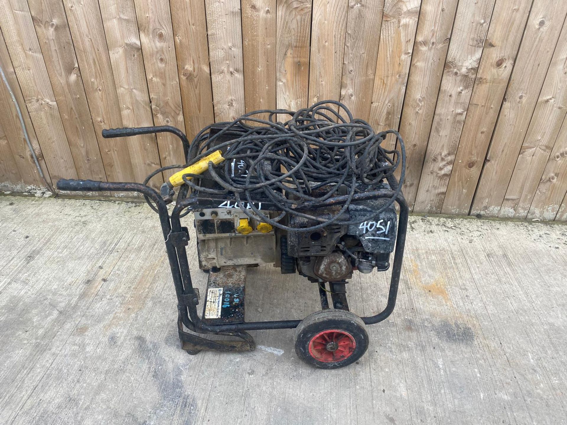 HONDA  WELDER GENERATOR  PLUS VAT LOCATED IN NORTH YORKSHIRE. - Image 2 of 2