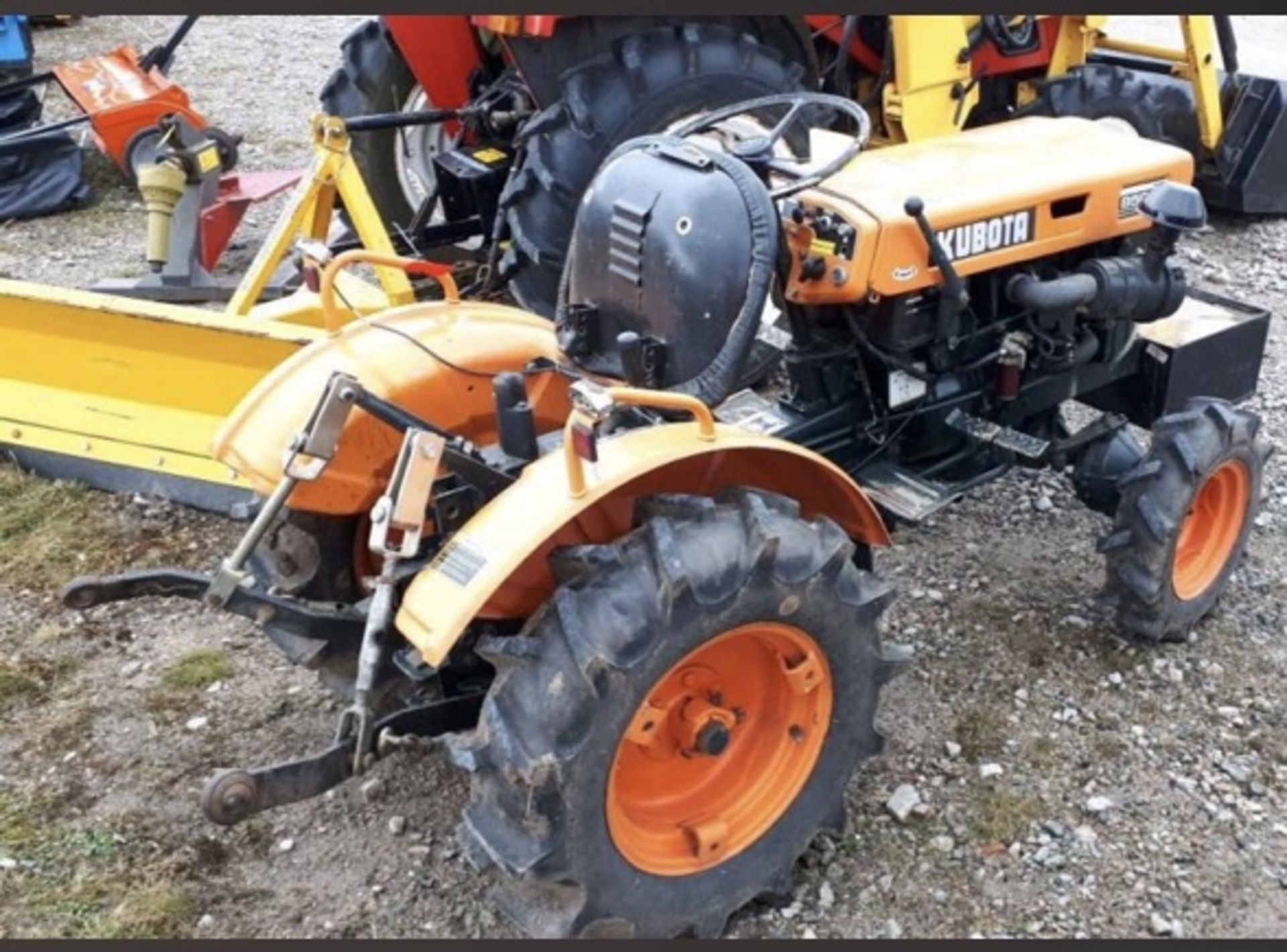 KUBOTA B500 DIESEL TRACTOR.LOCATION NORTHERN IRELAND. - Image 2 of 4