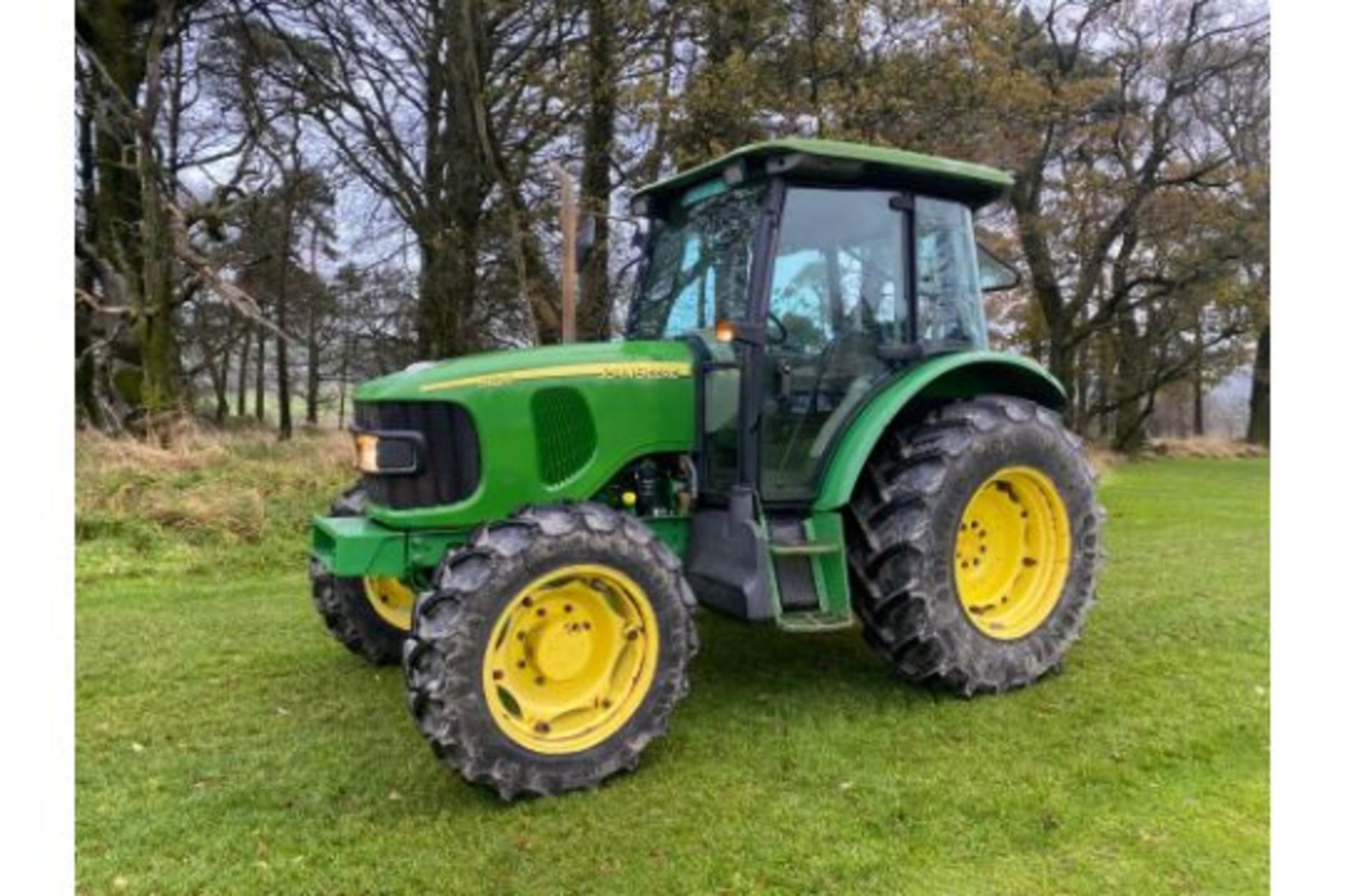 JOHN DEERE 5620 4WD TRACTOR